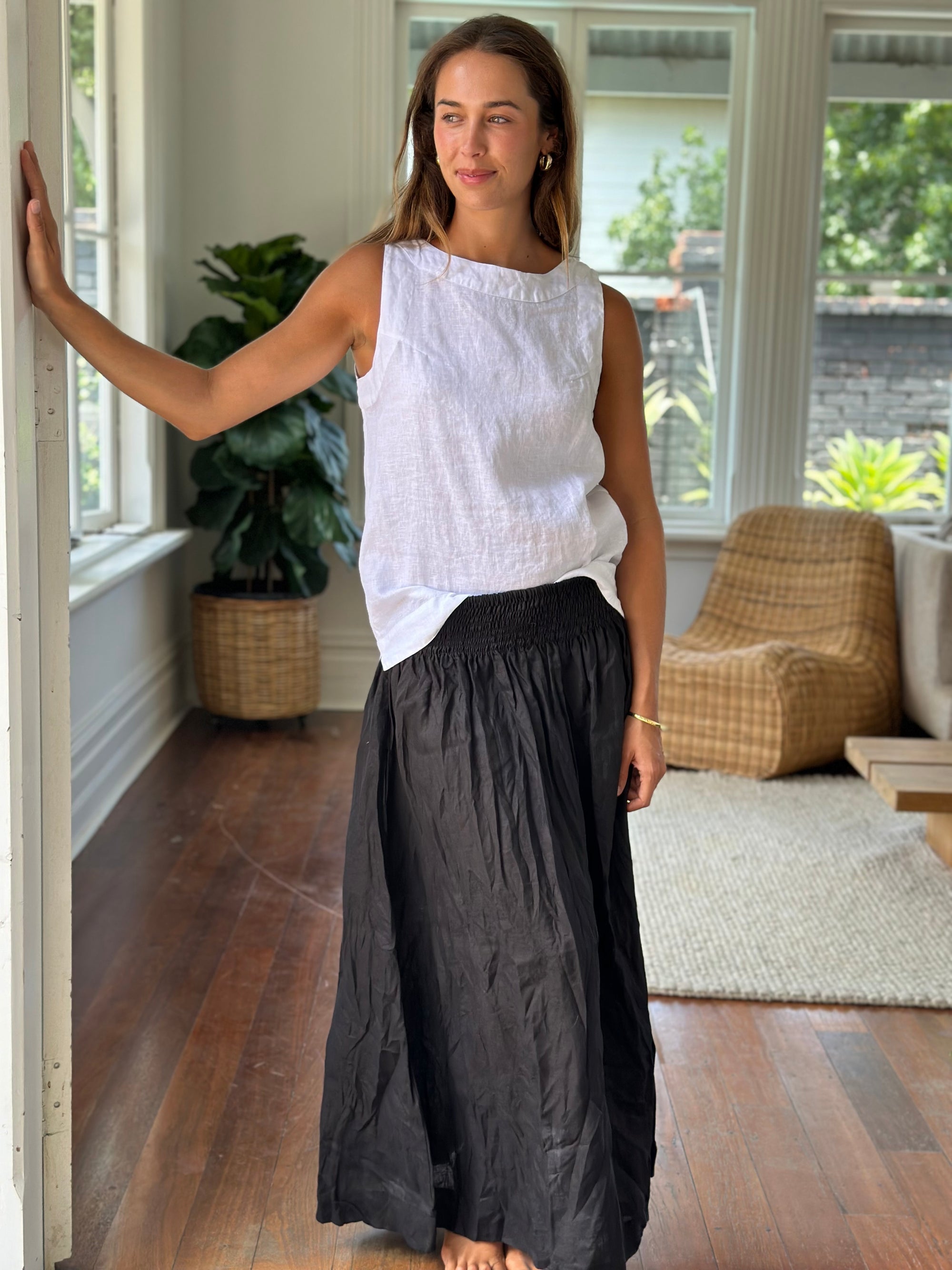 lulu skirt - black linen Apparel