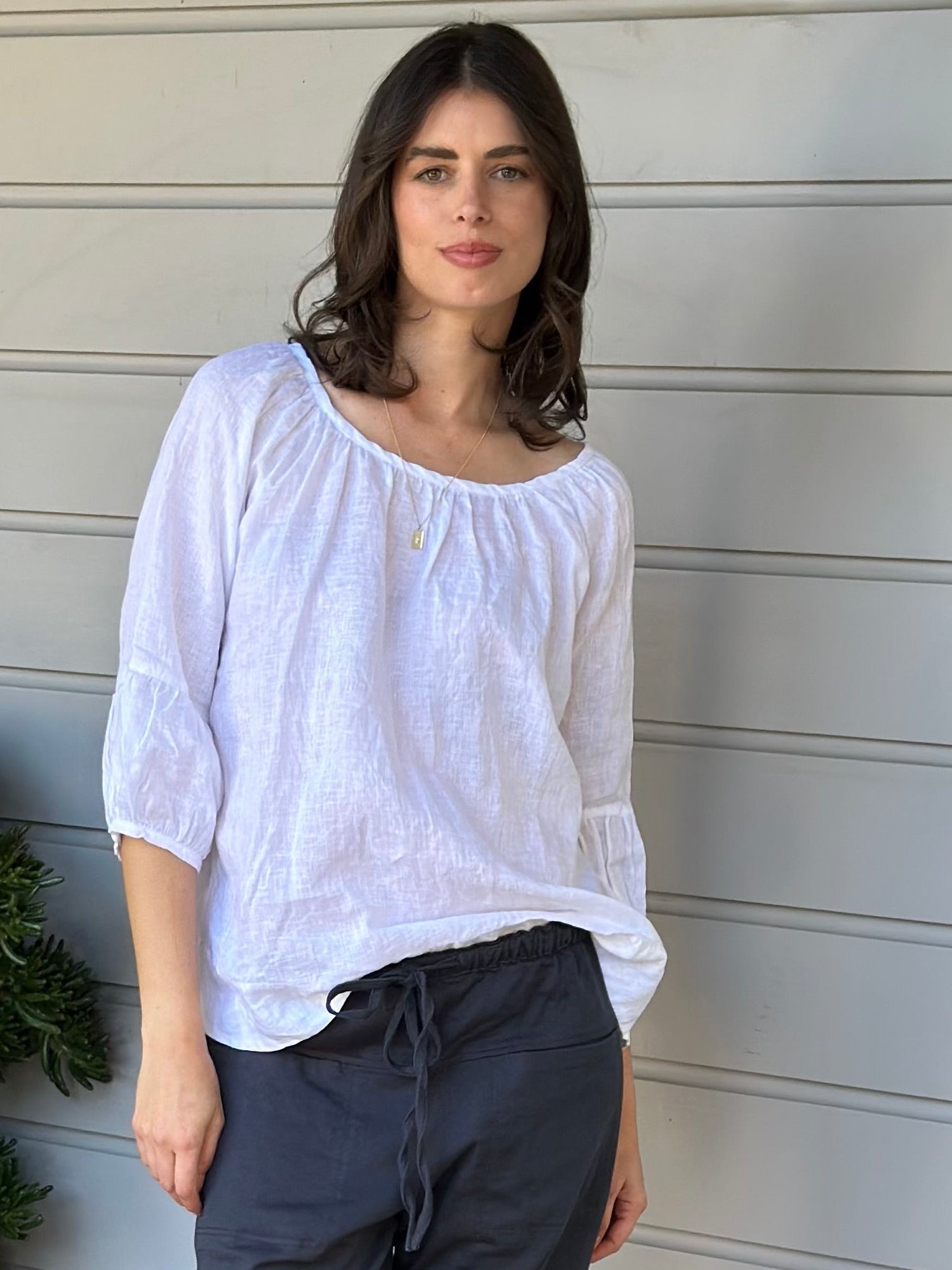 julia top-white linen Apparel