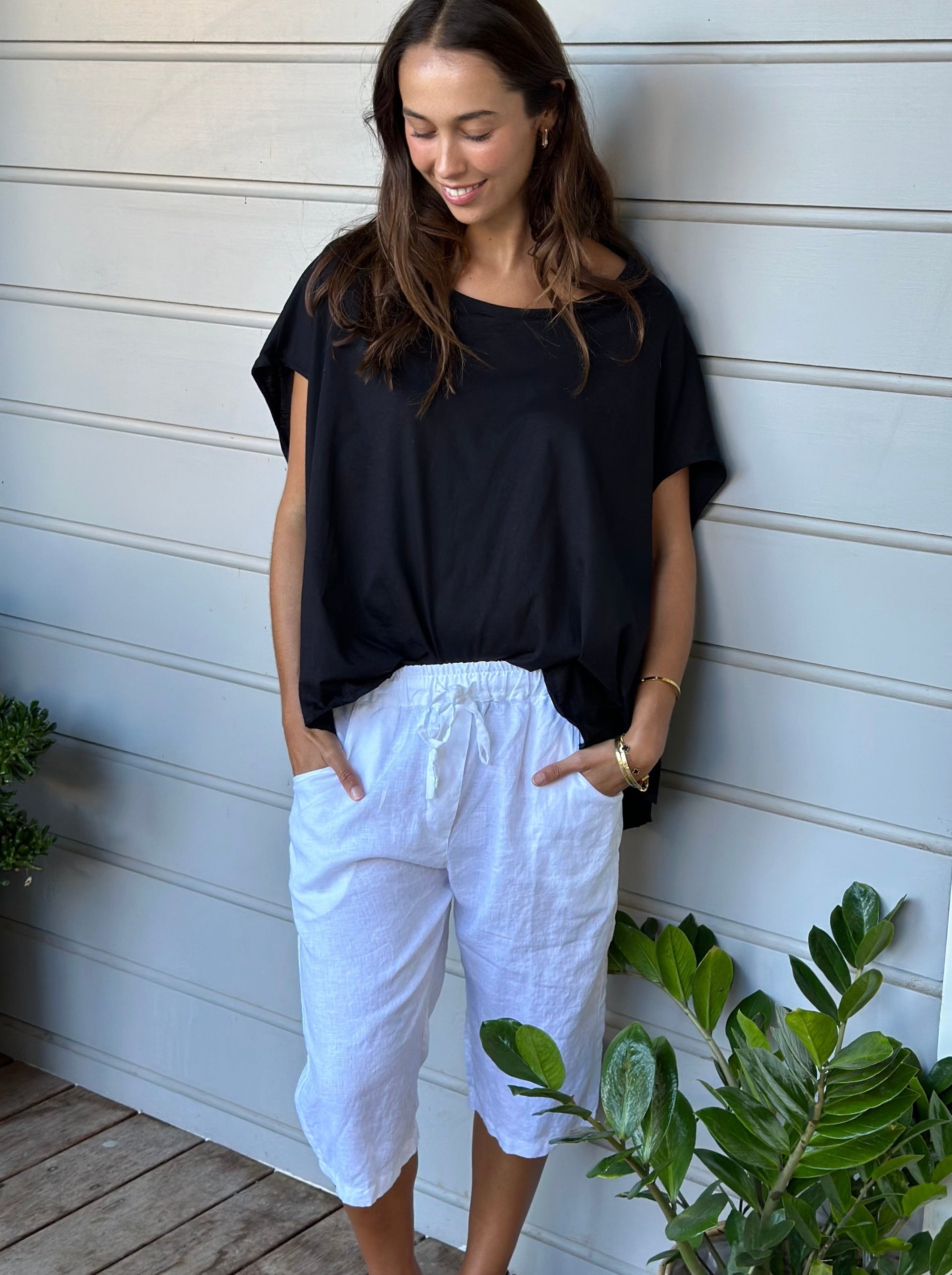 billy short-white linen Apparel