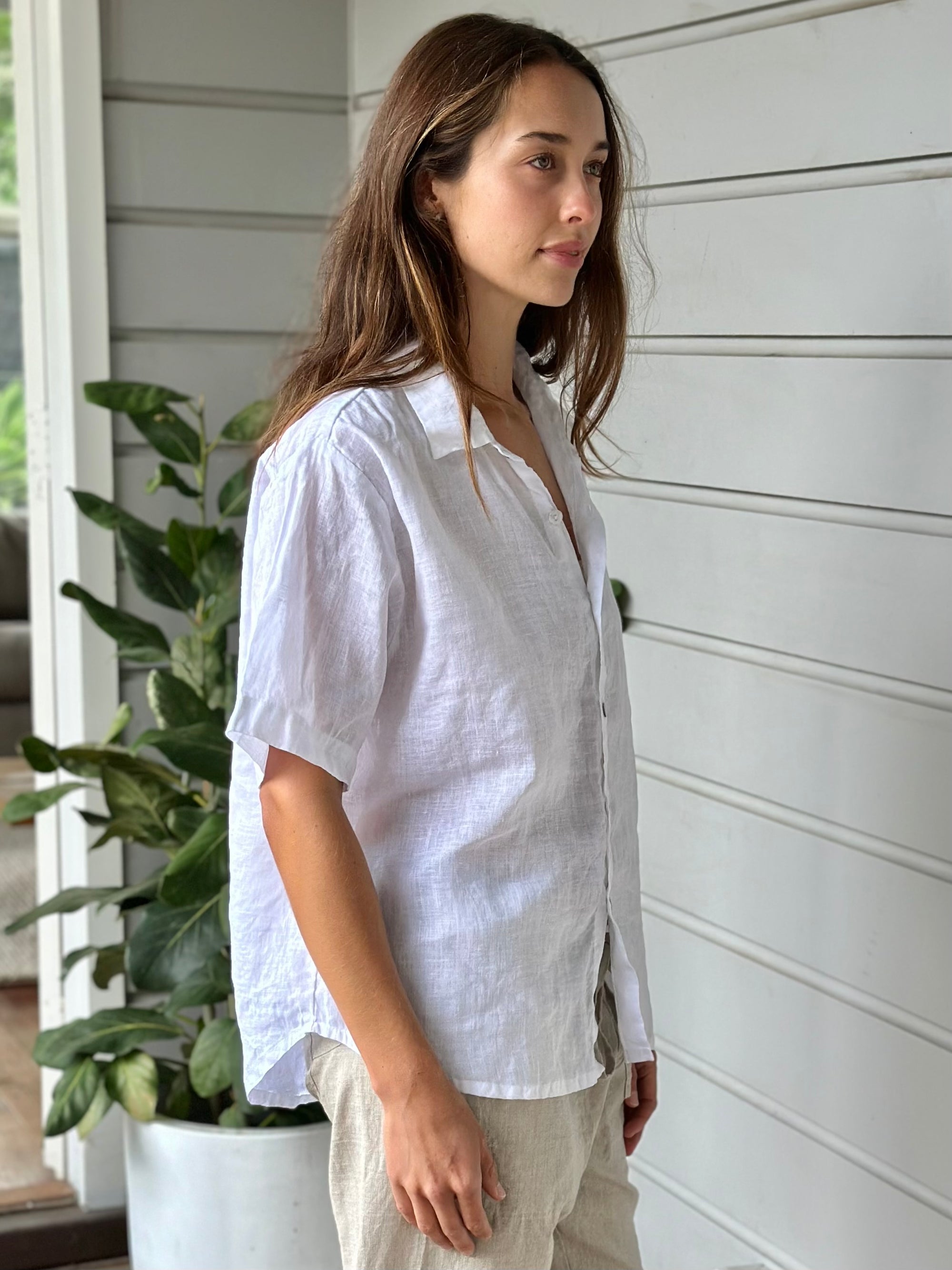 august shirt-white linen Apparel