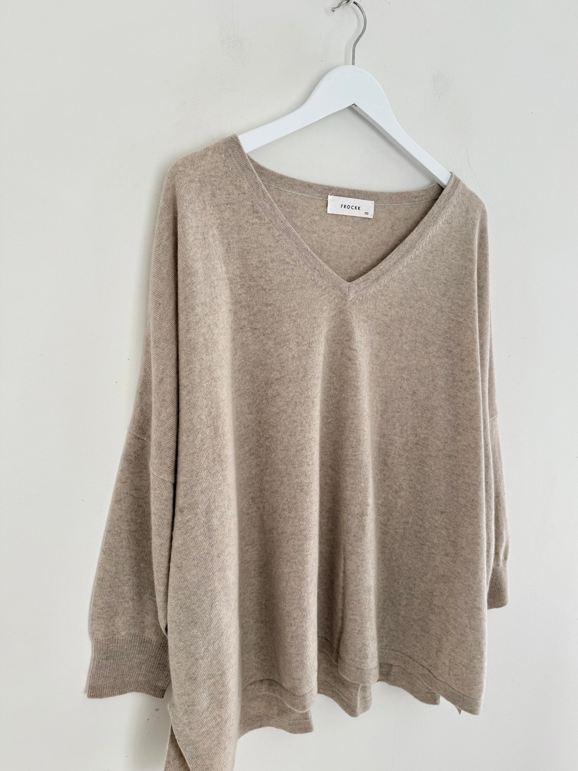 relaxed boyfriend knit- sand cashmere Apparel