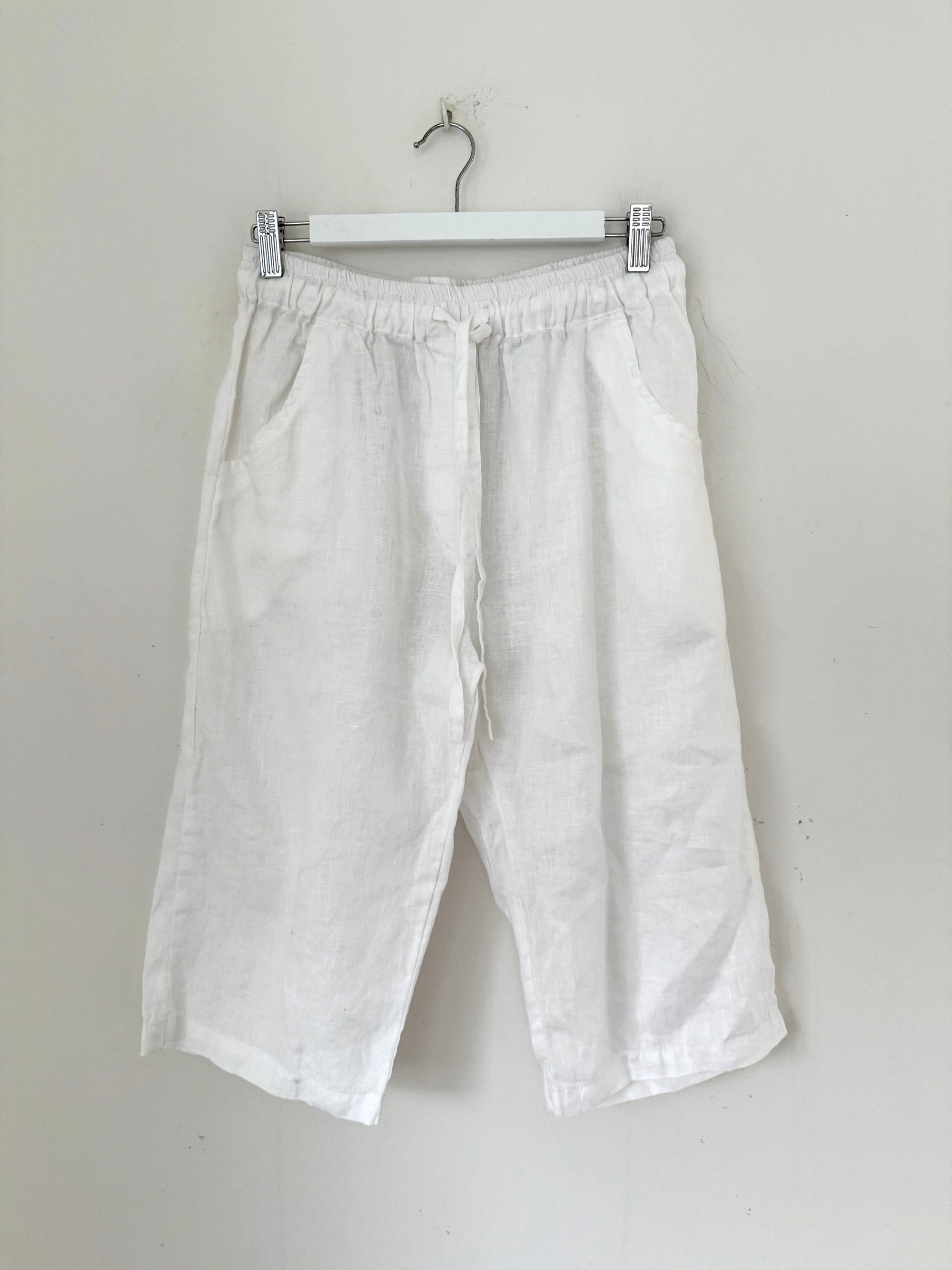 billy short-white linen Apparel