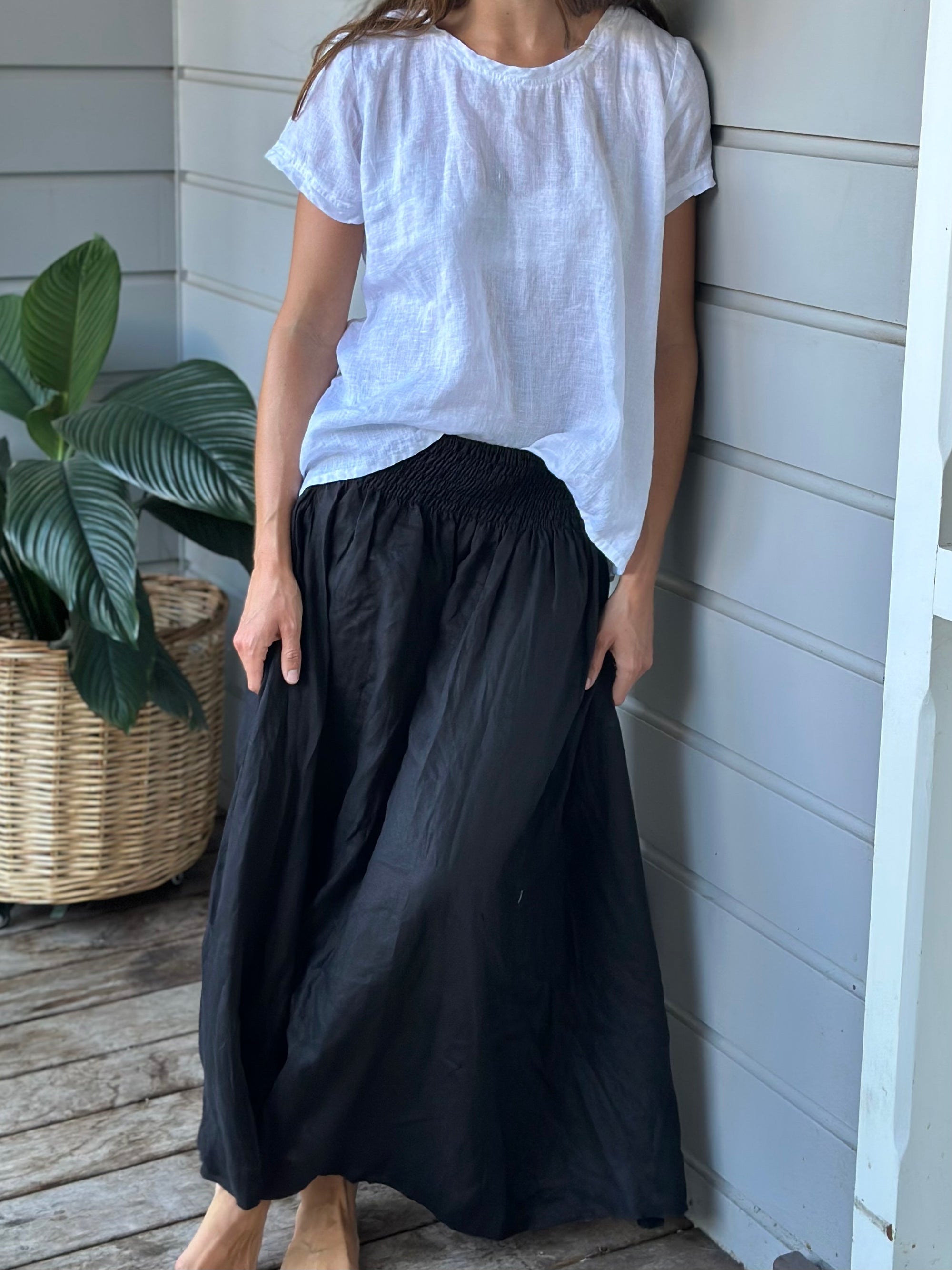 lulu skirt - black linen Apparel