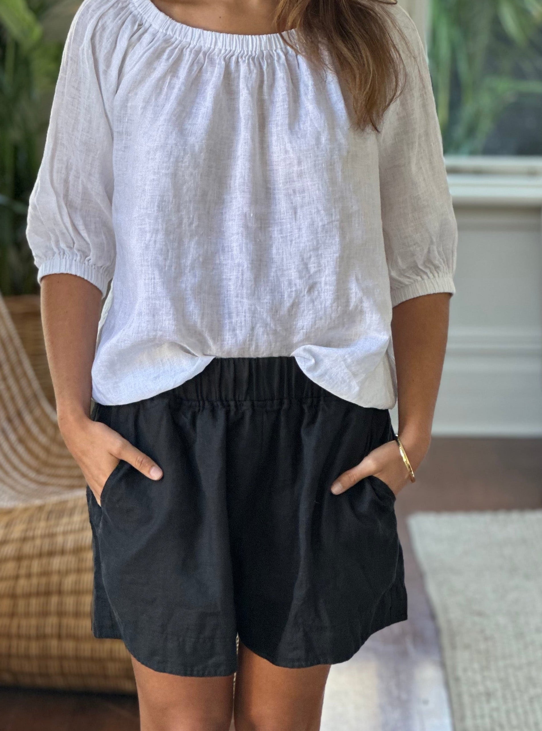 abbey short - black linen Apparel