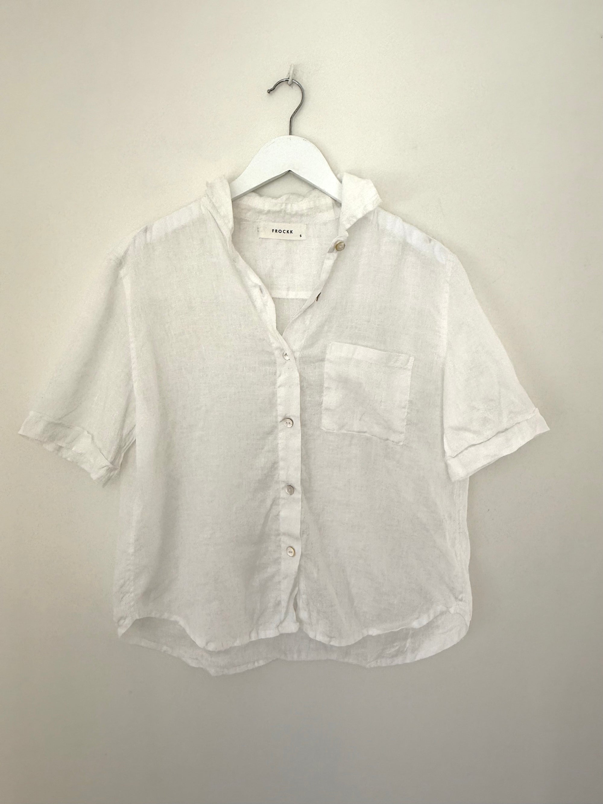 erin shirt-white linen Apparel