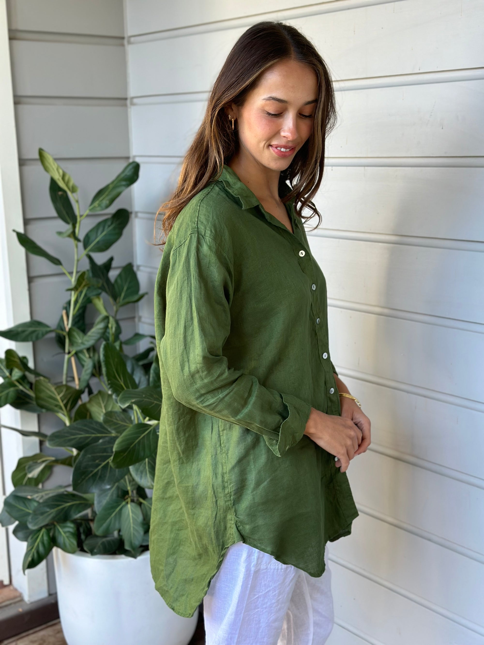 skyla shirt - moss linen Apparel