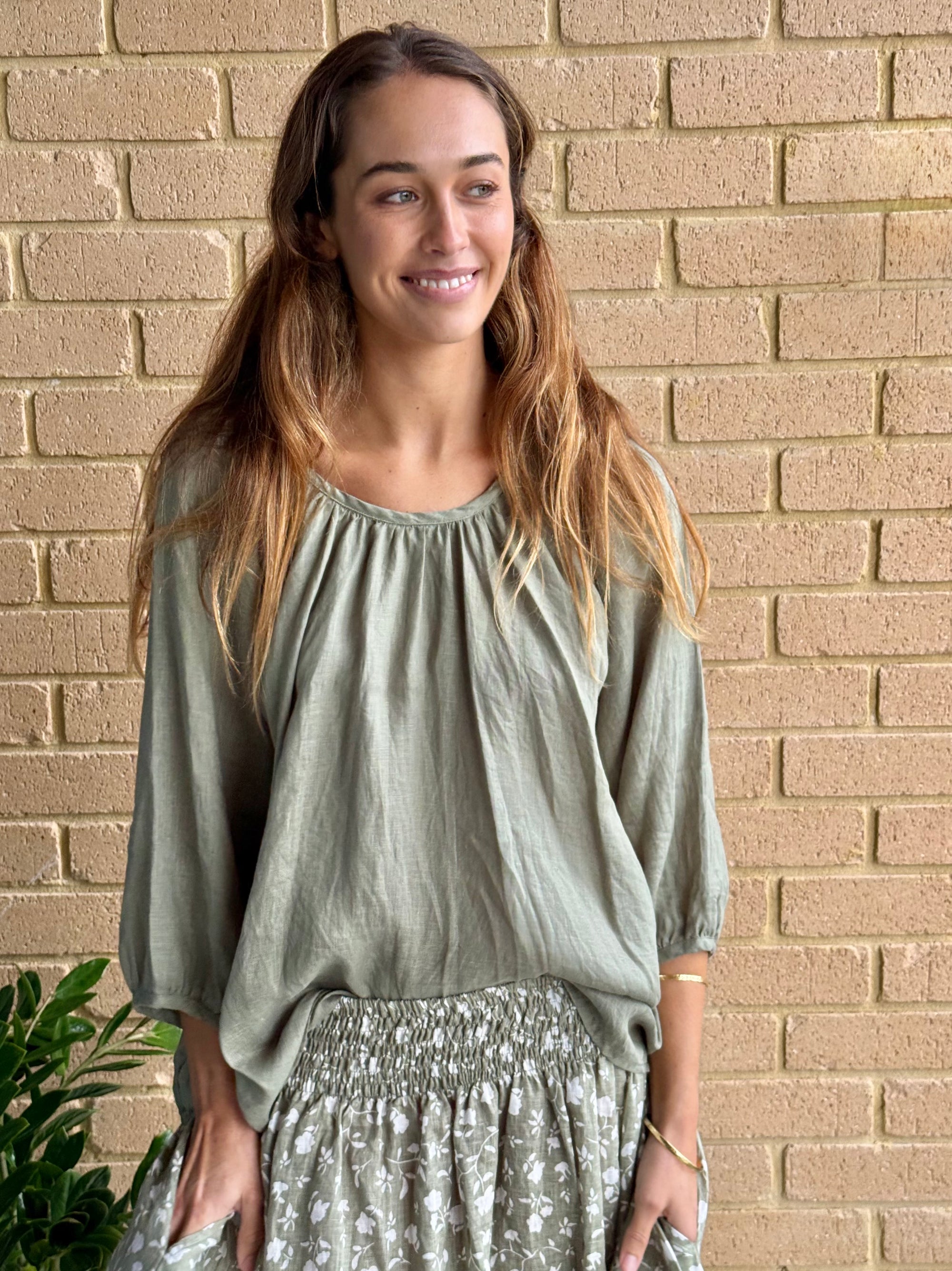 louisa top-sage linen Apparel