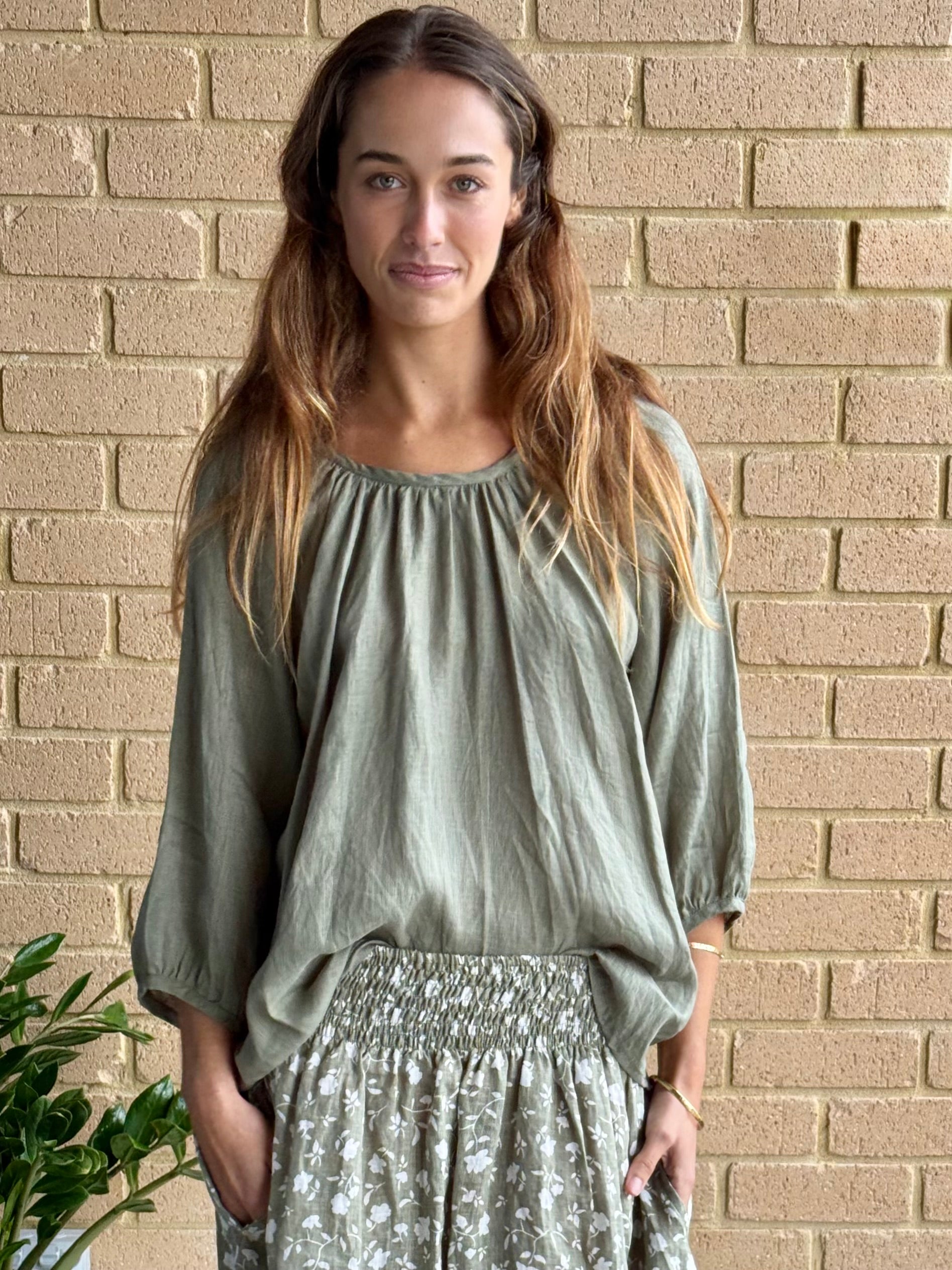 louisa top-sage linen Apparel