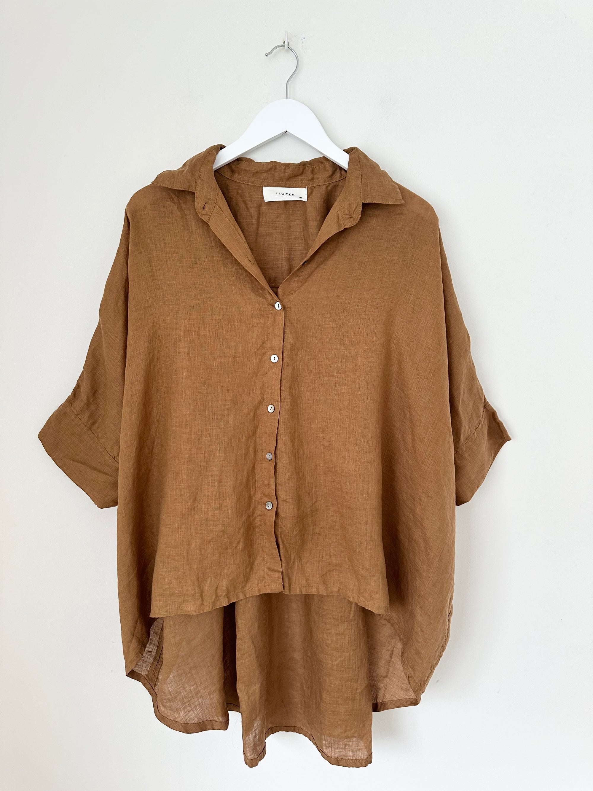 issey shirt - caramel linen Apparel
