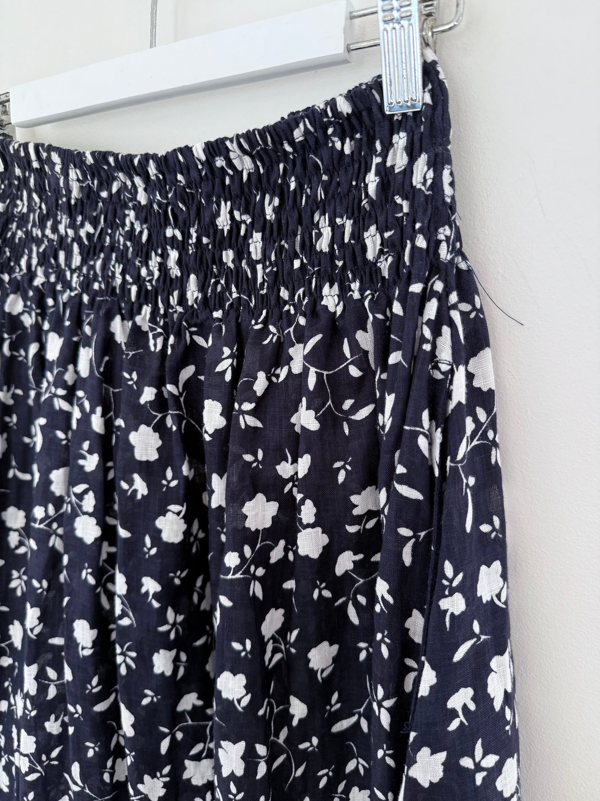lulu skirt - navy flora linen