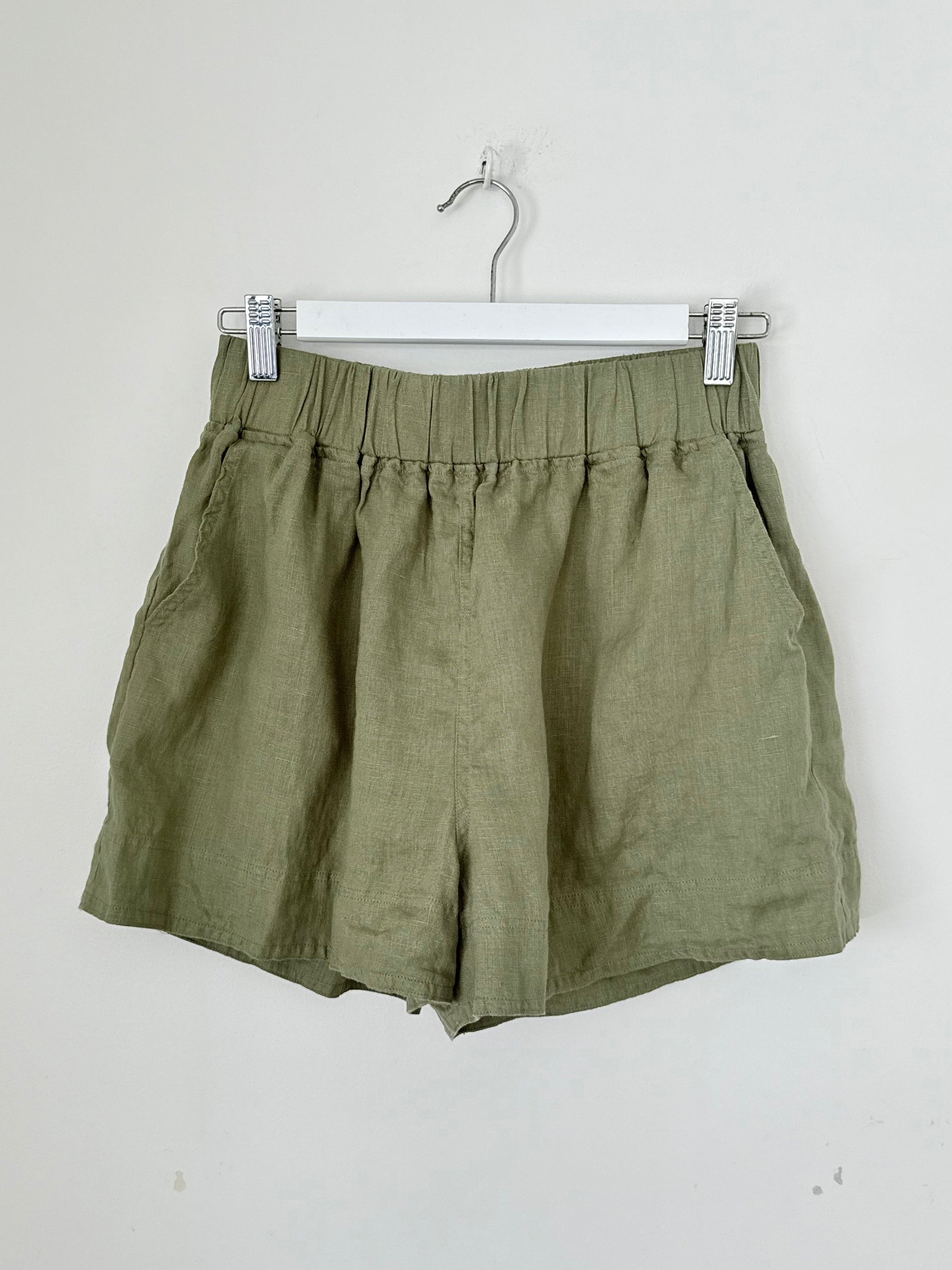 abbey short - sage linen Apparel