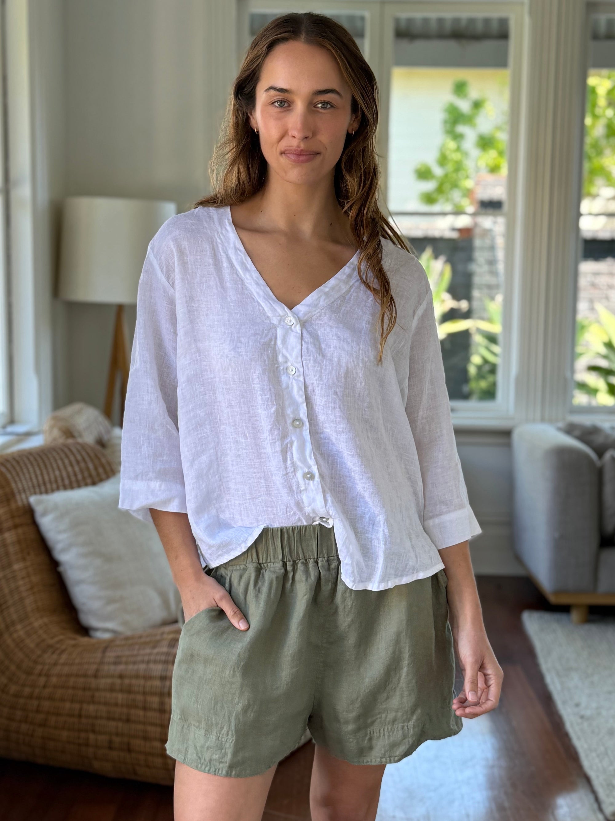 abbey short - sage linen
