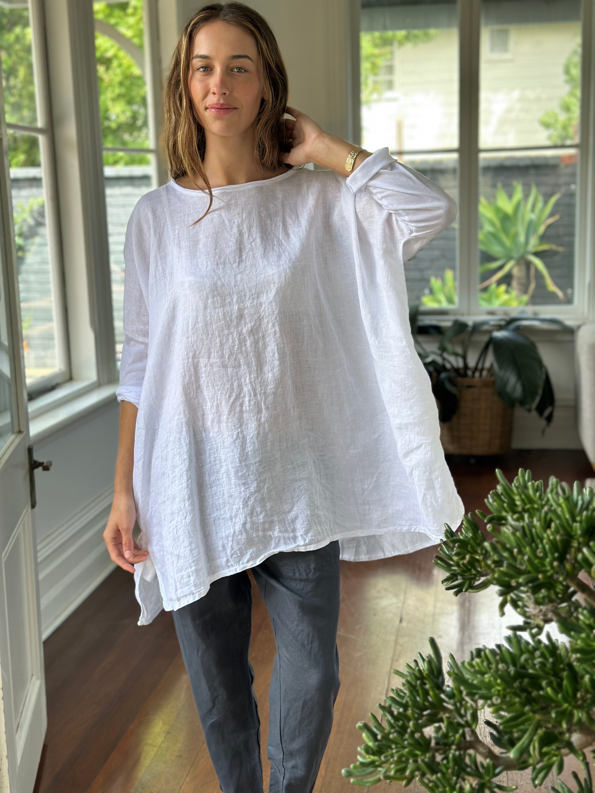 gabriella top-white Apparel