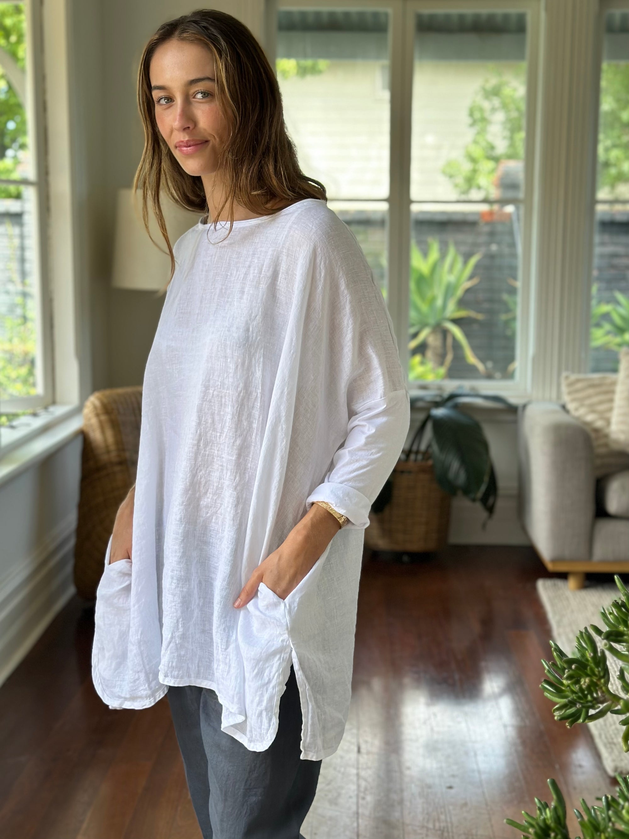 gabriella top-white Apparel