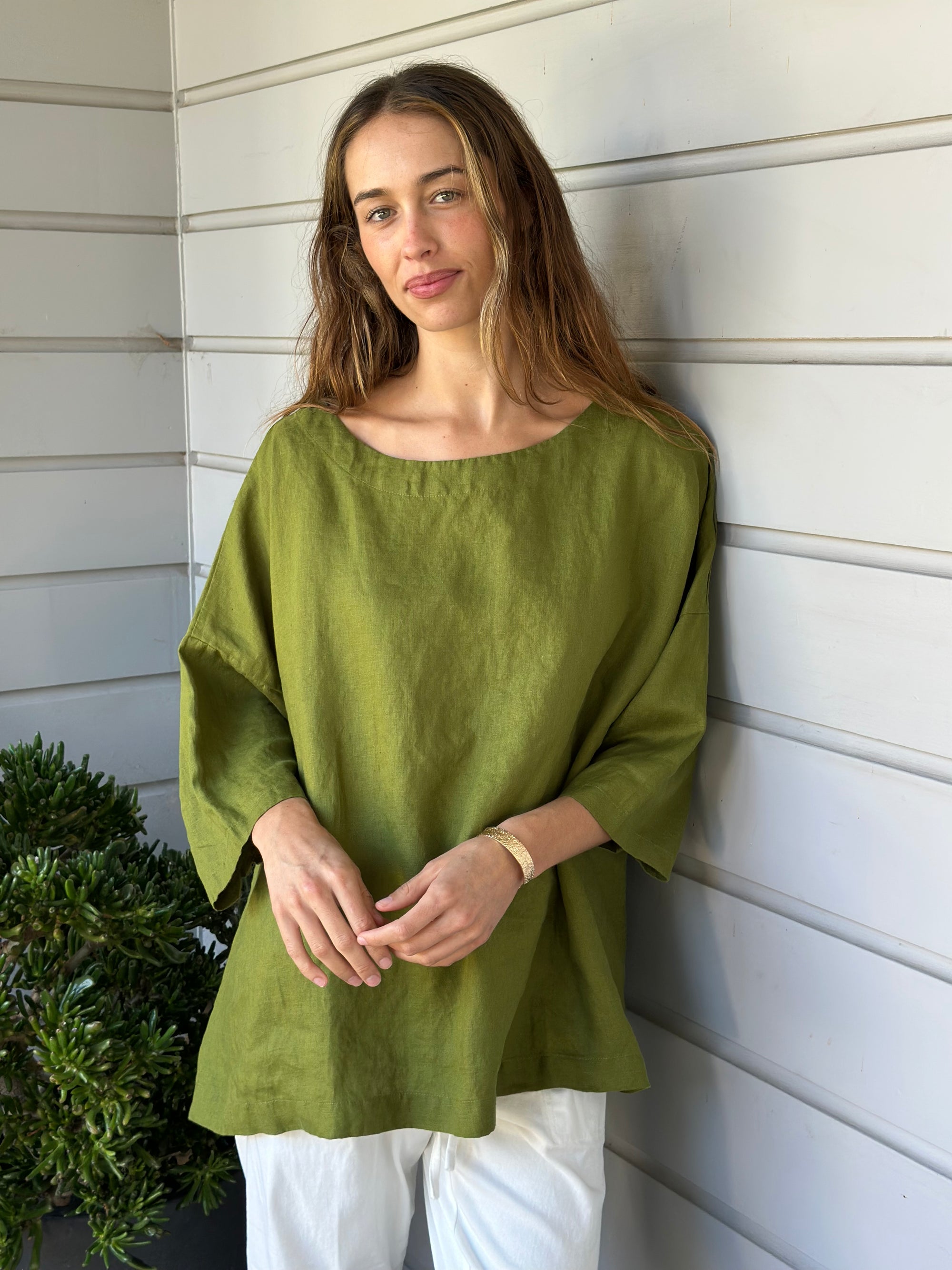 marita top - olive linen Apparel