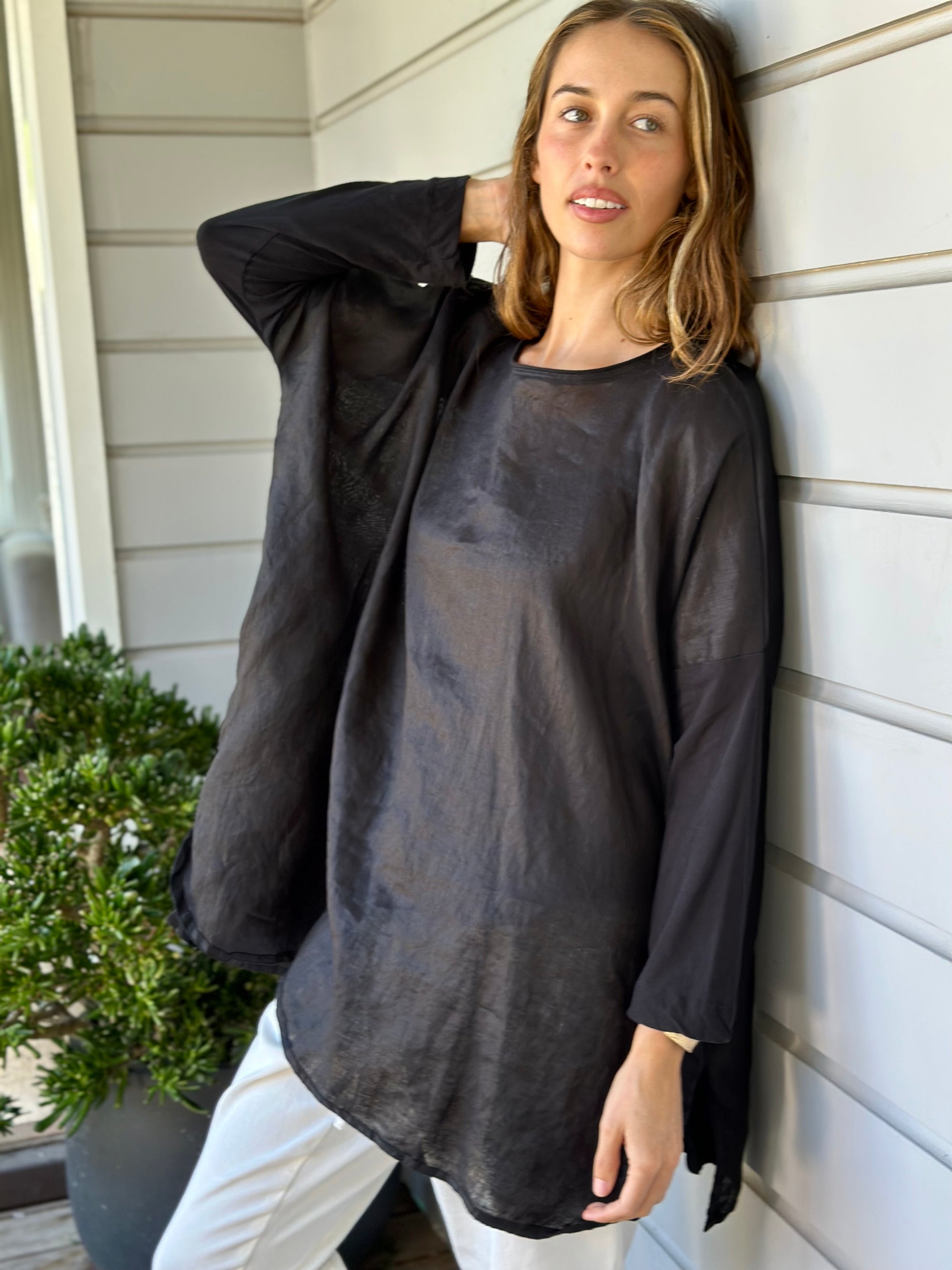 gabriella top-black Apparel