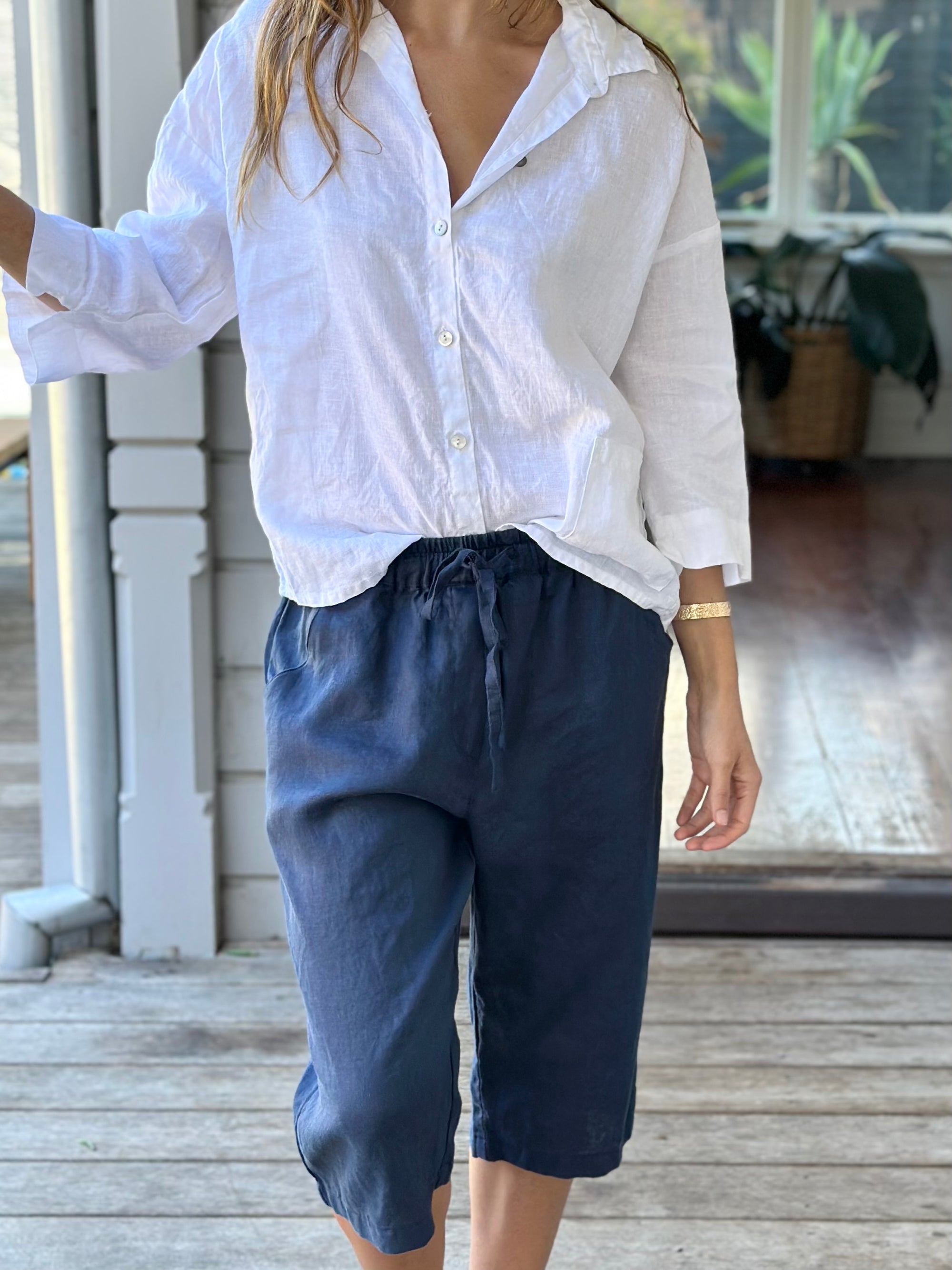 billy short - navy linen Apparel