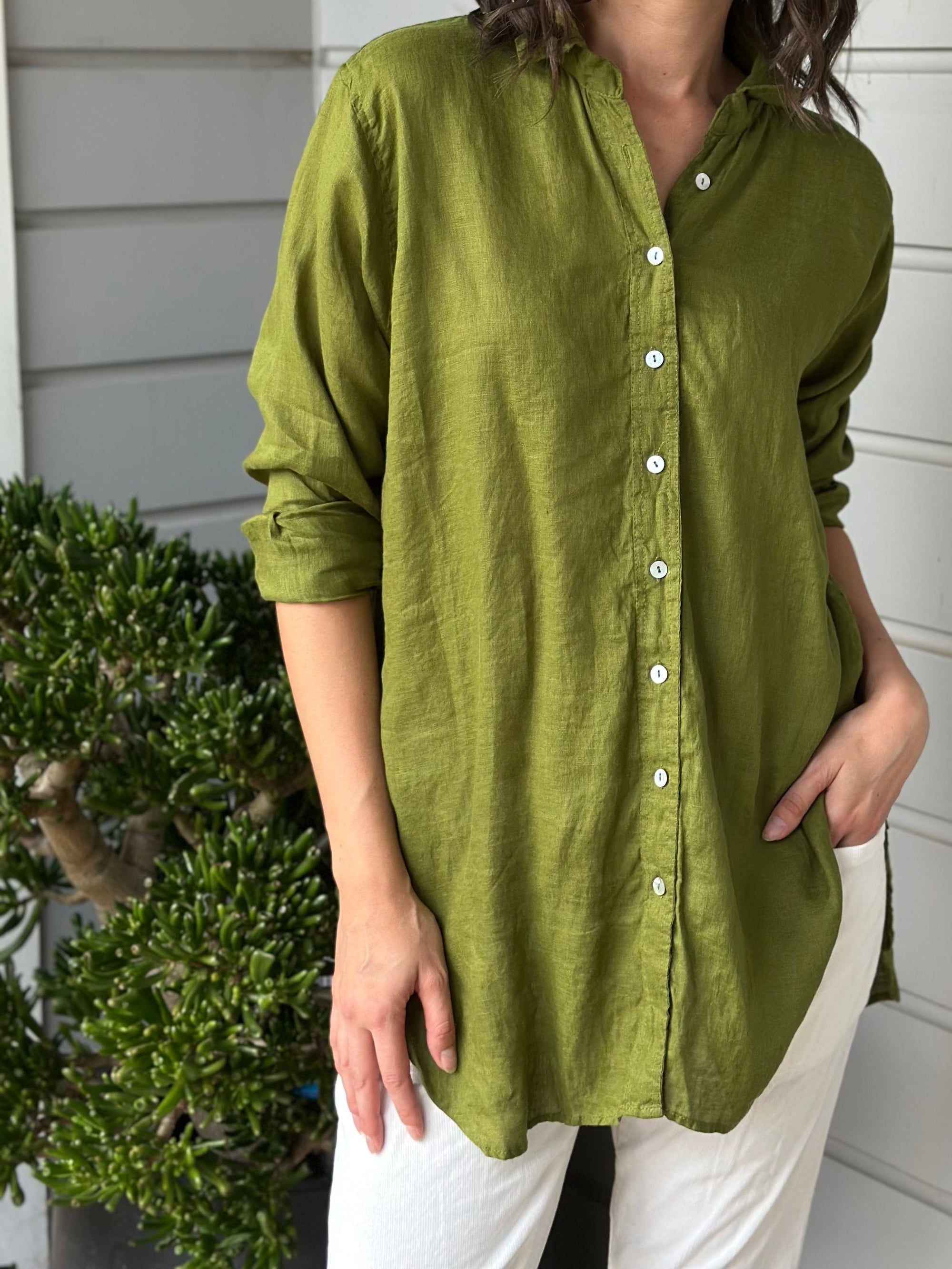 skyla shirt - olive linen Apparel