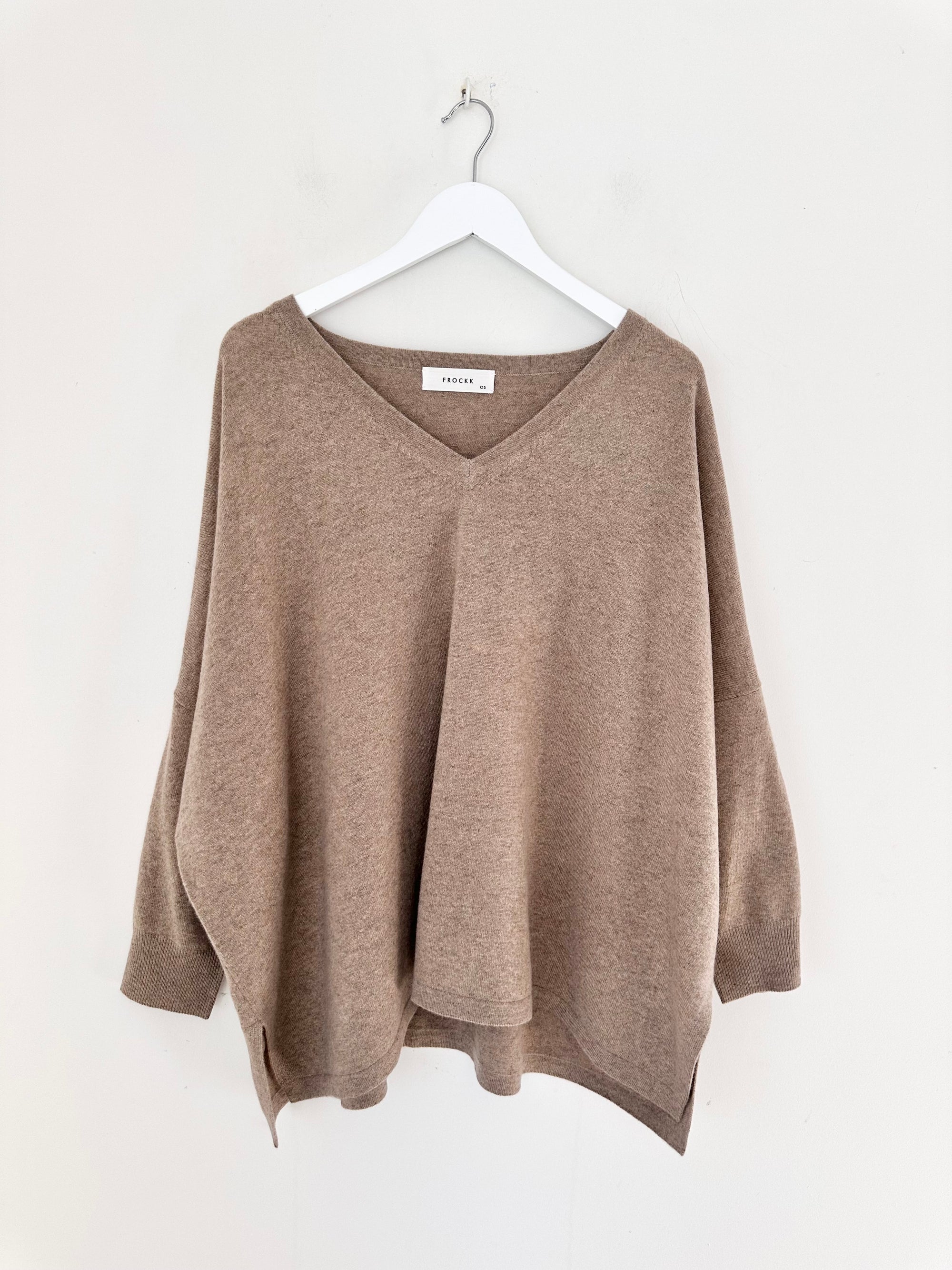 relaxed boyfriend knit- wheat cashmere Apparel