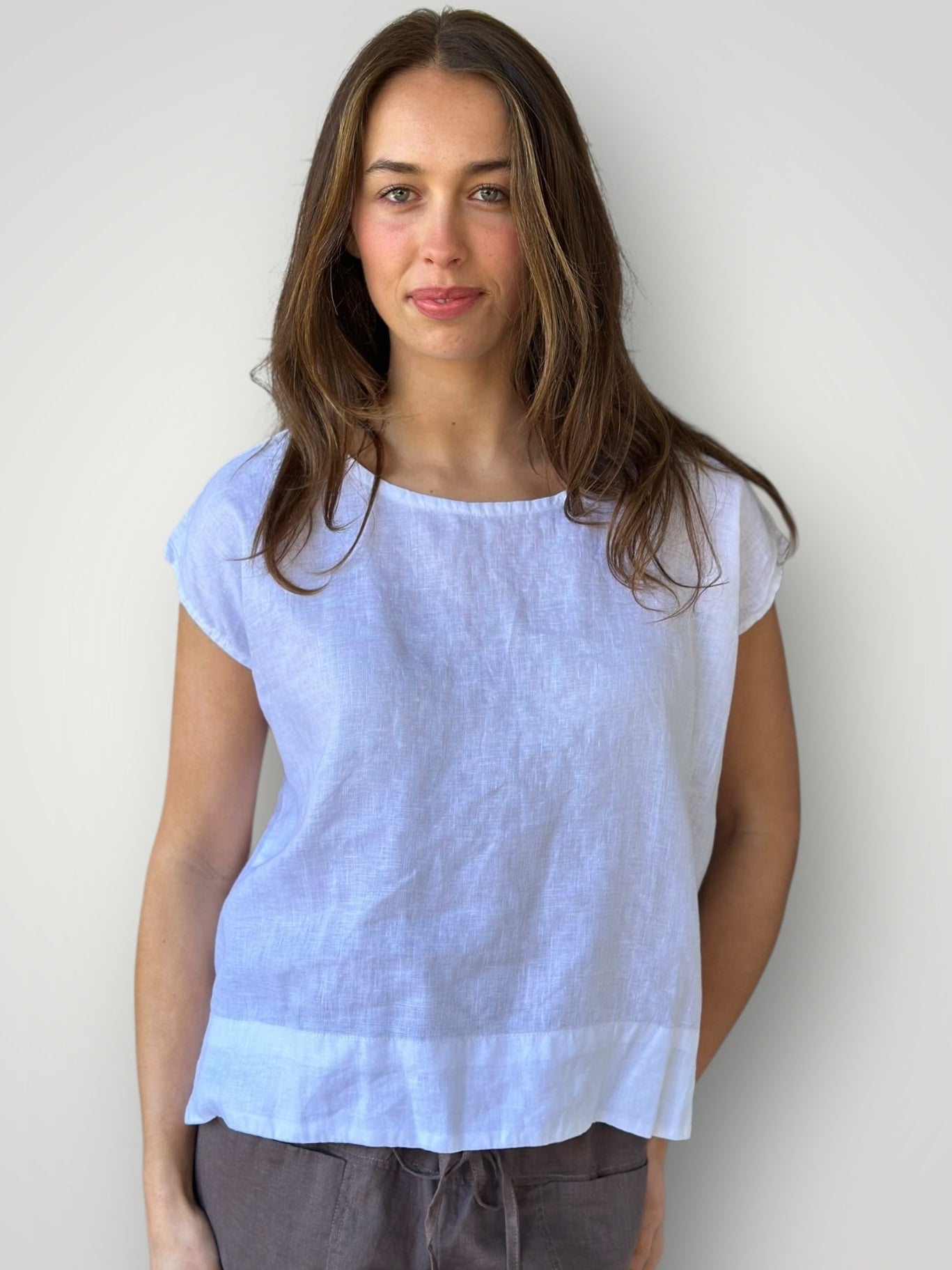 emma top - white linen Apparel