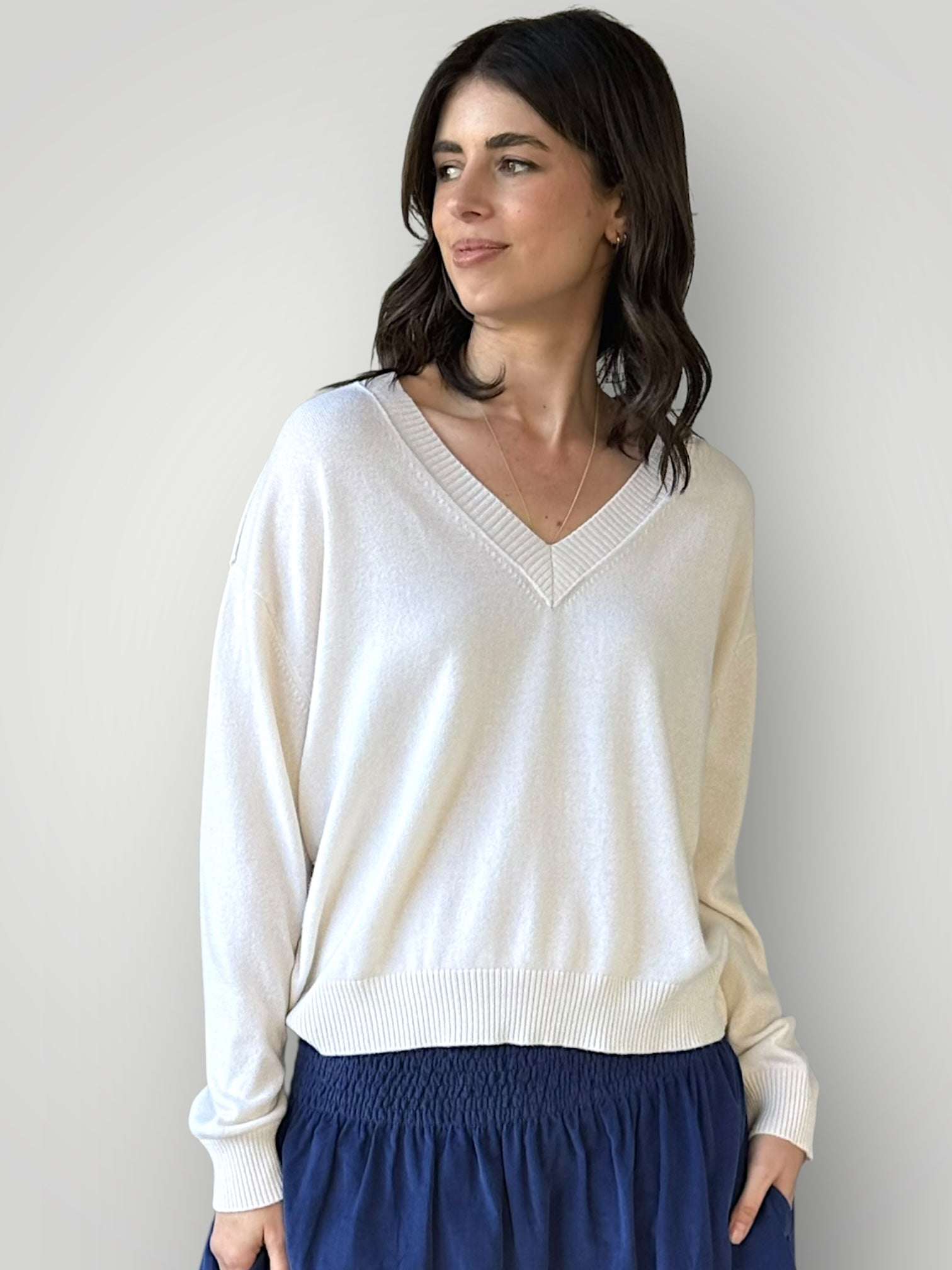 mavis v neck knit-winter white cashmere Apparel