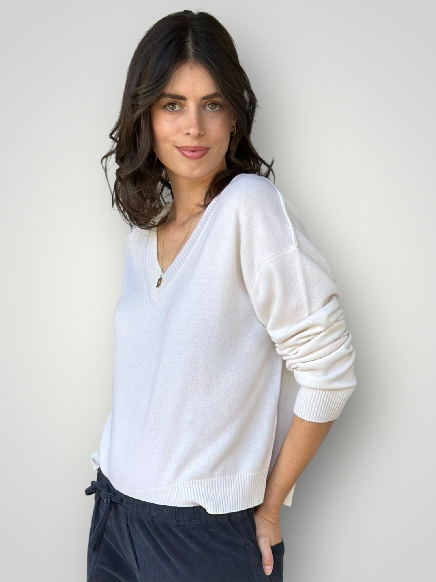 mavis v neck knit-winter white cashmere Apparel
