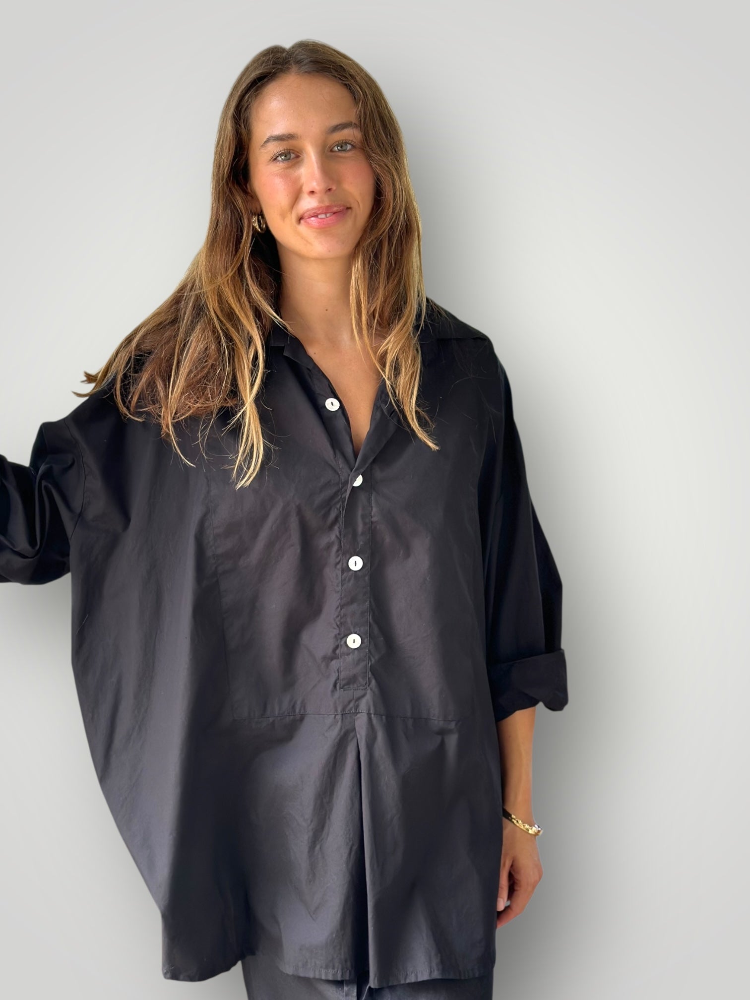 megan shirt-black cotton Apparel
