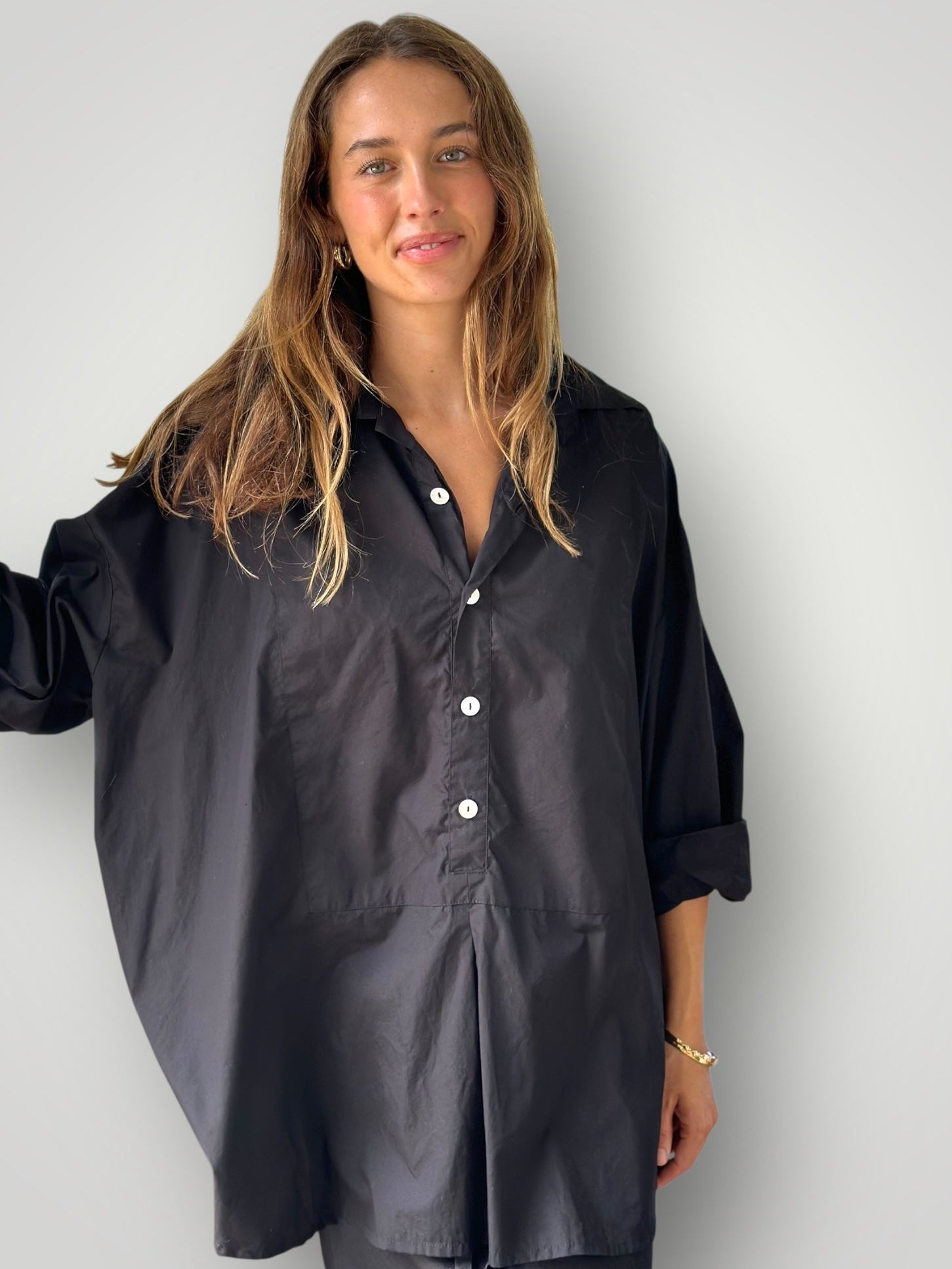 megan shirt-black cotton Apparel