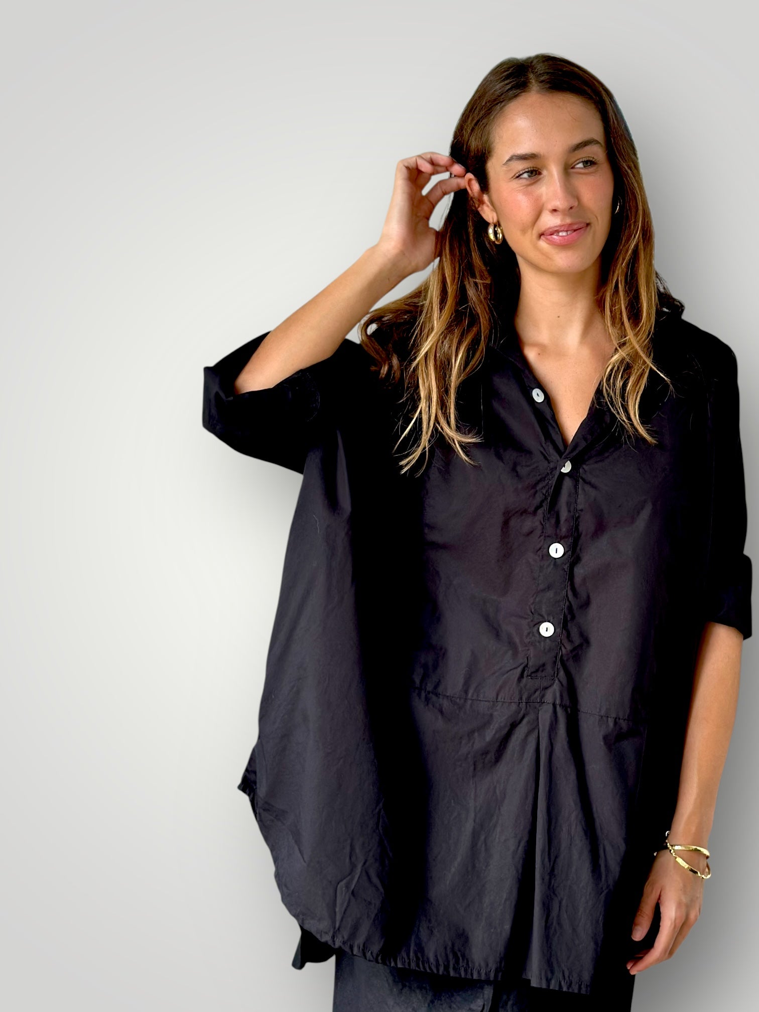 megan shirt-black cotton Apparel