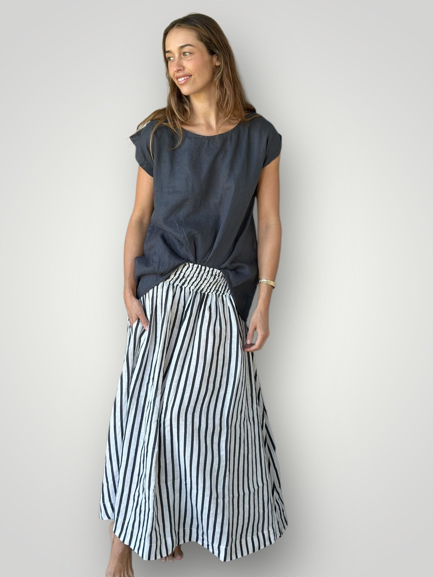 sarah top-charcoal linen Apparel