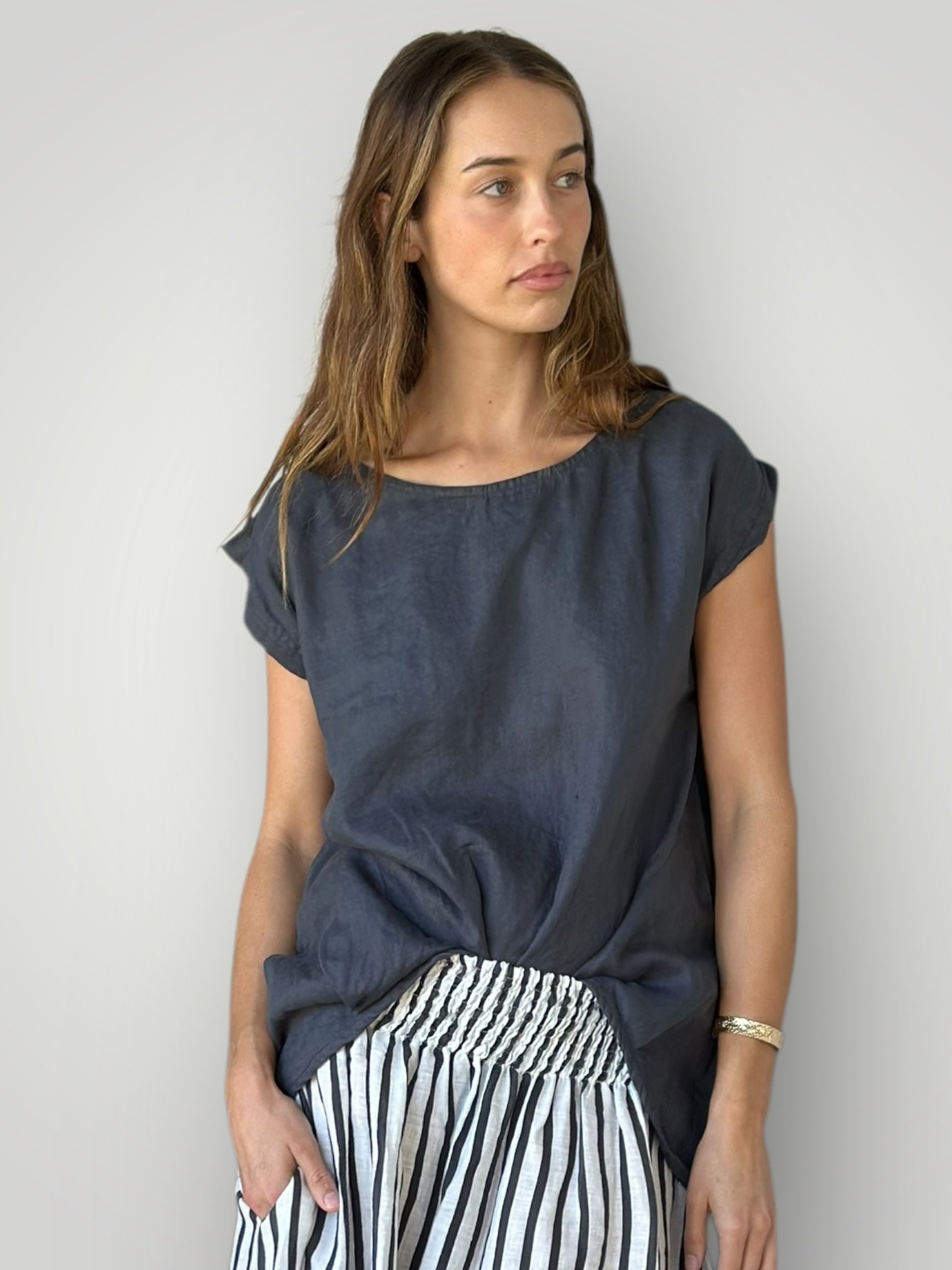 sarah top-charcoal linen Apparel