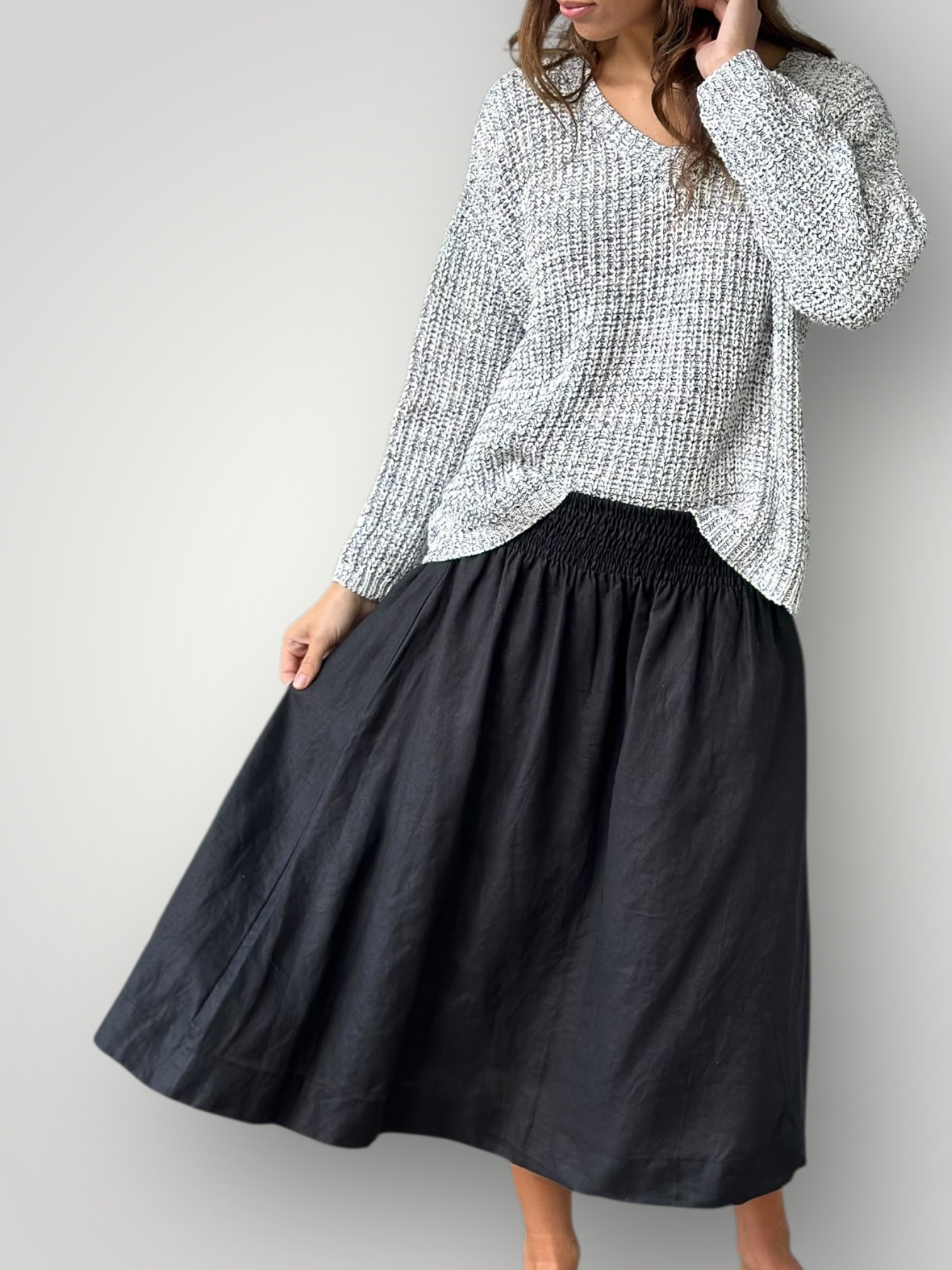 lola skirt - black linen Apparel