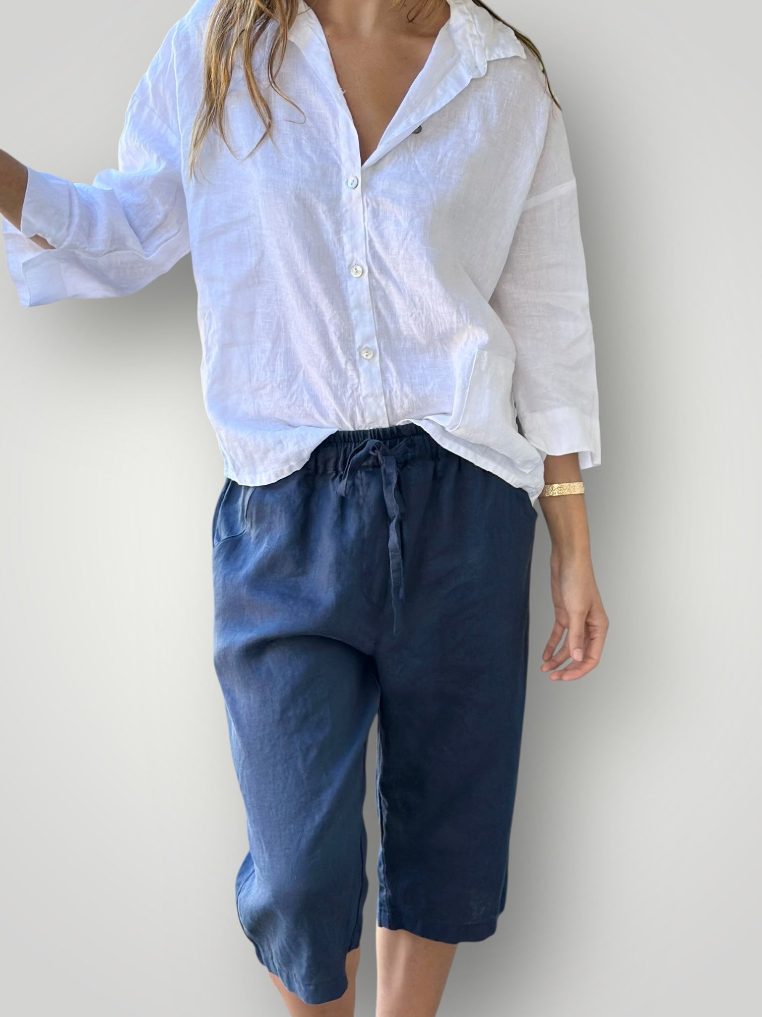 billy short - navy linen Apparel