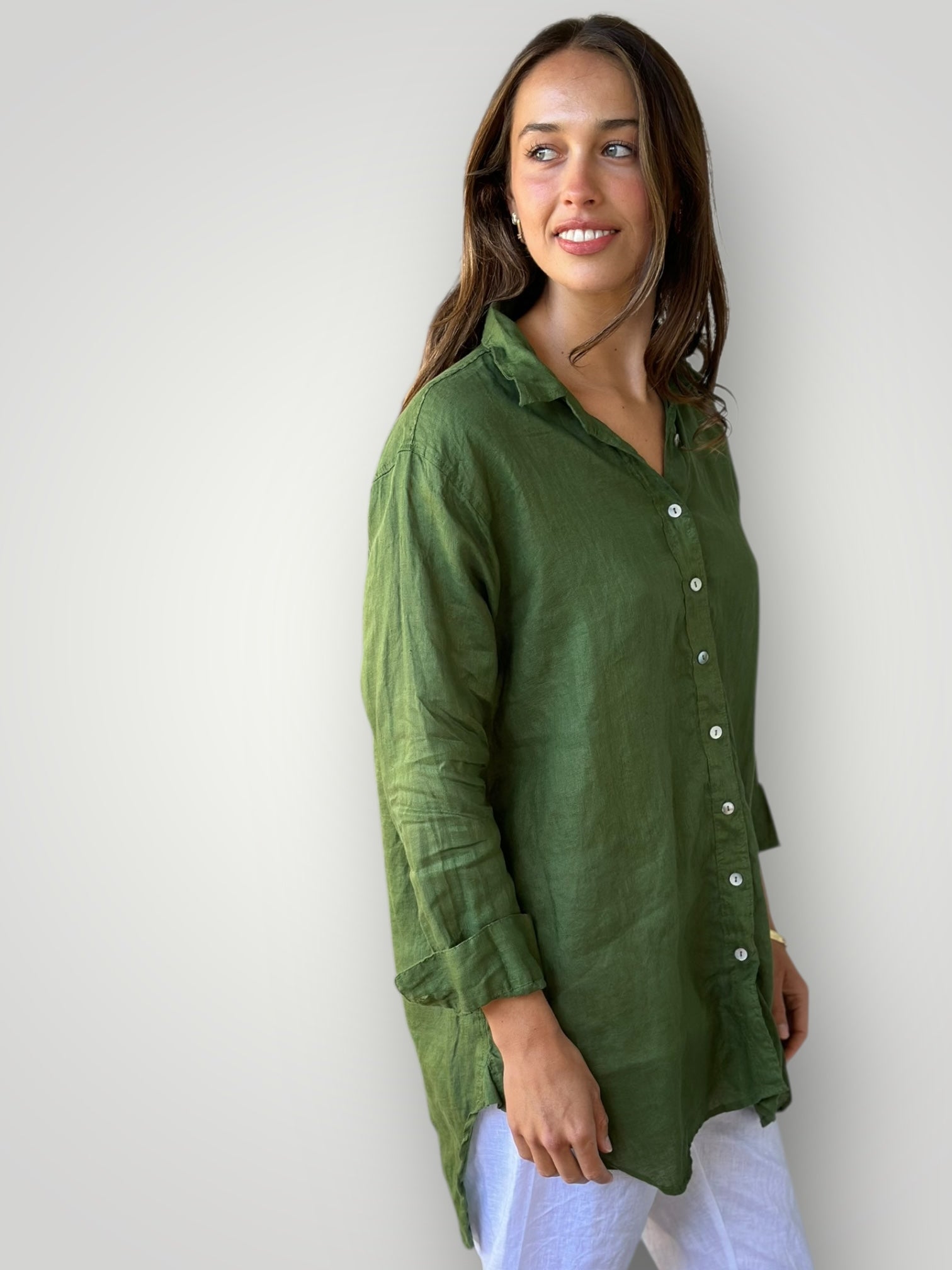 skyla shirt - moss linen Apparel