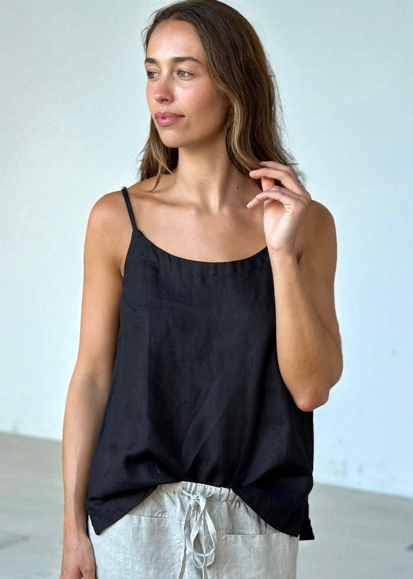 amy linen cami - black