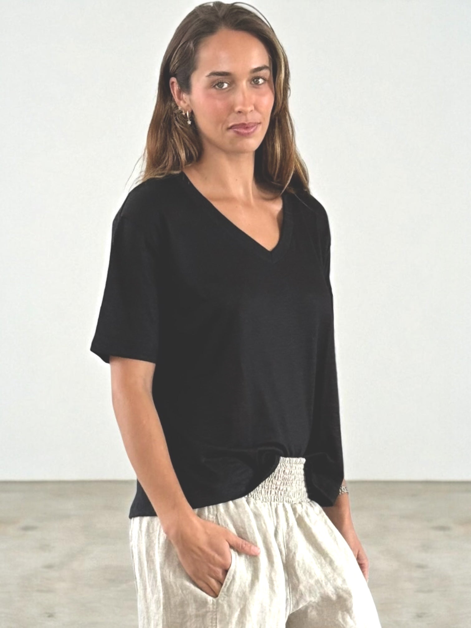 renee linen knit tee - black Apparel