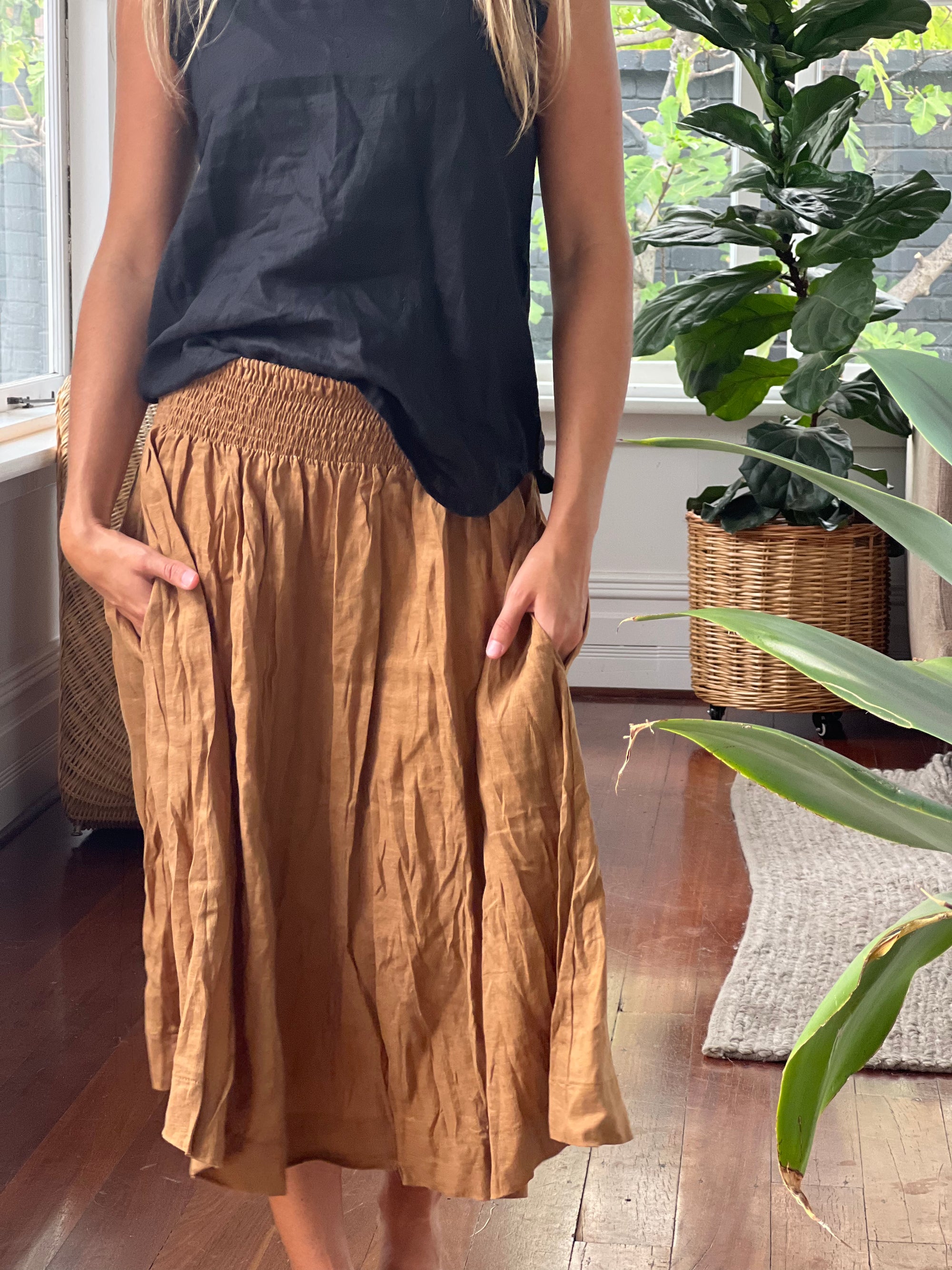 lola skirt - caramel linen Apparel