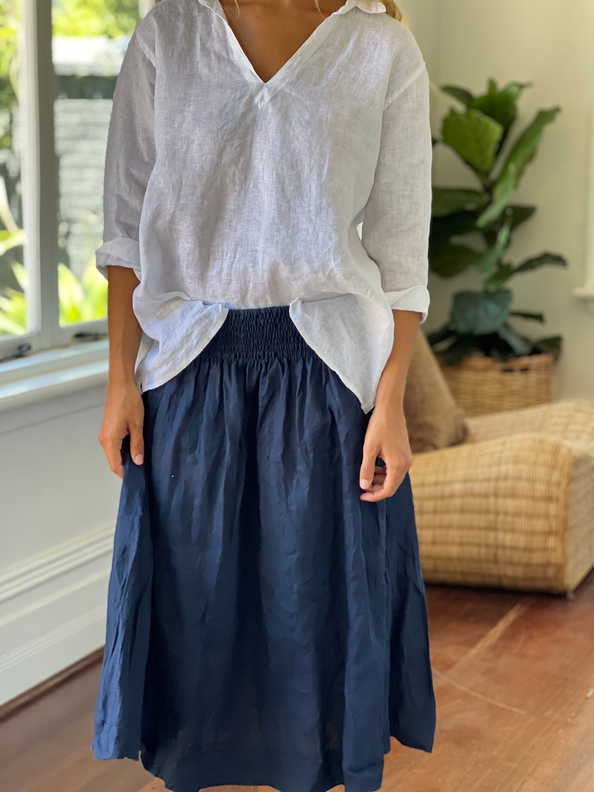 lola skirt - navy linen Apparel