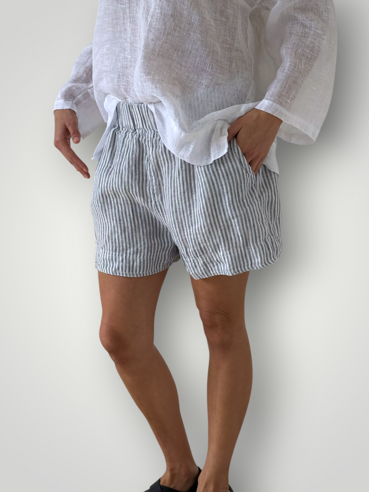 abbey short - soft denim stripe linen Apparel