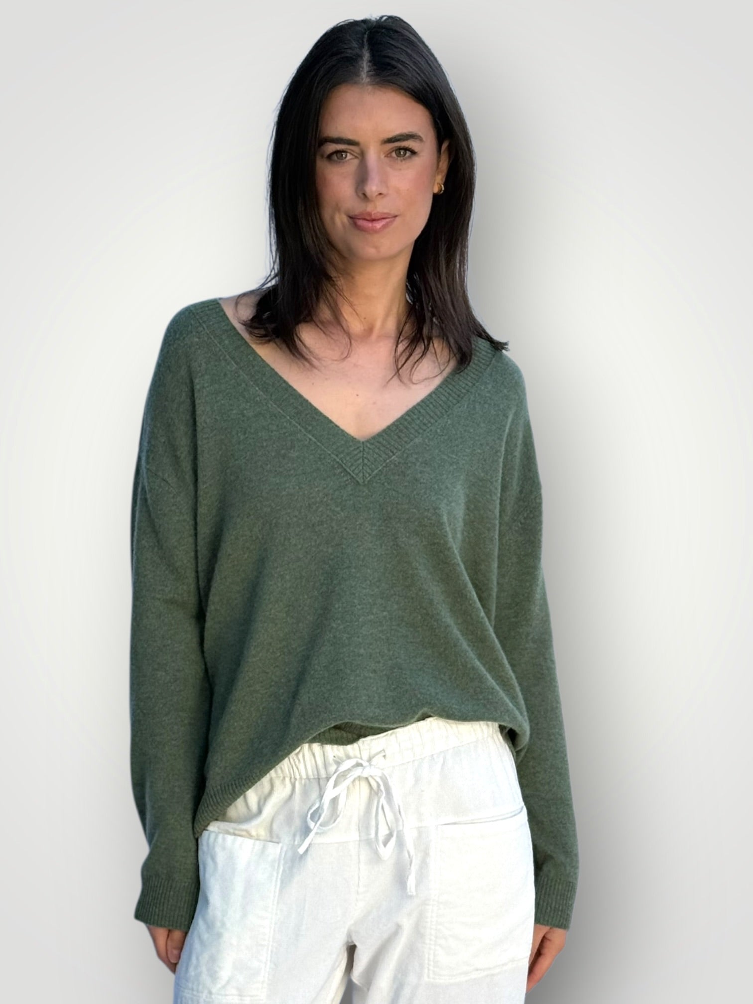 hazel cashmere v neck -chive General