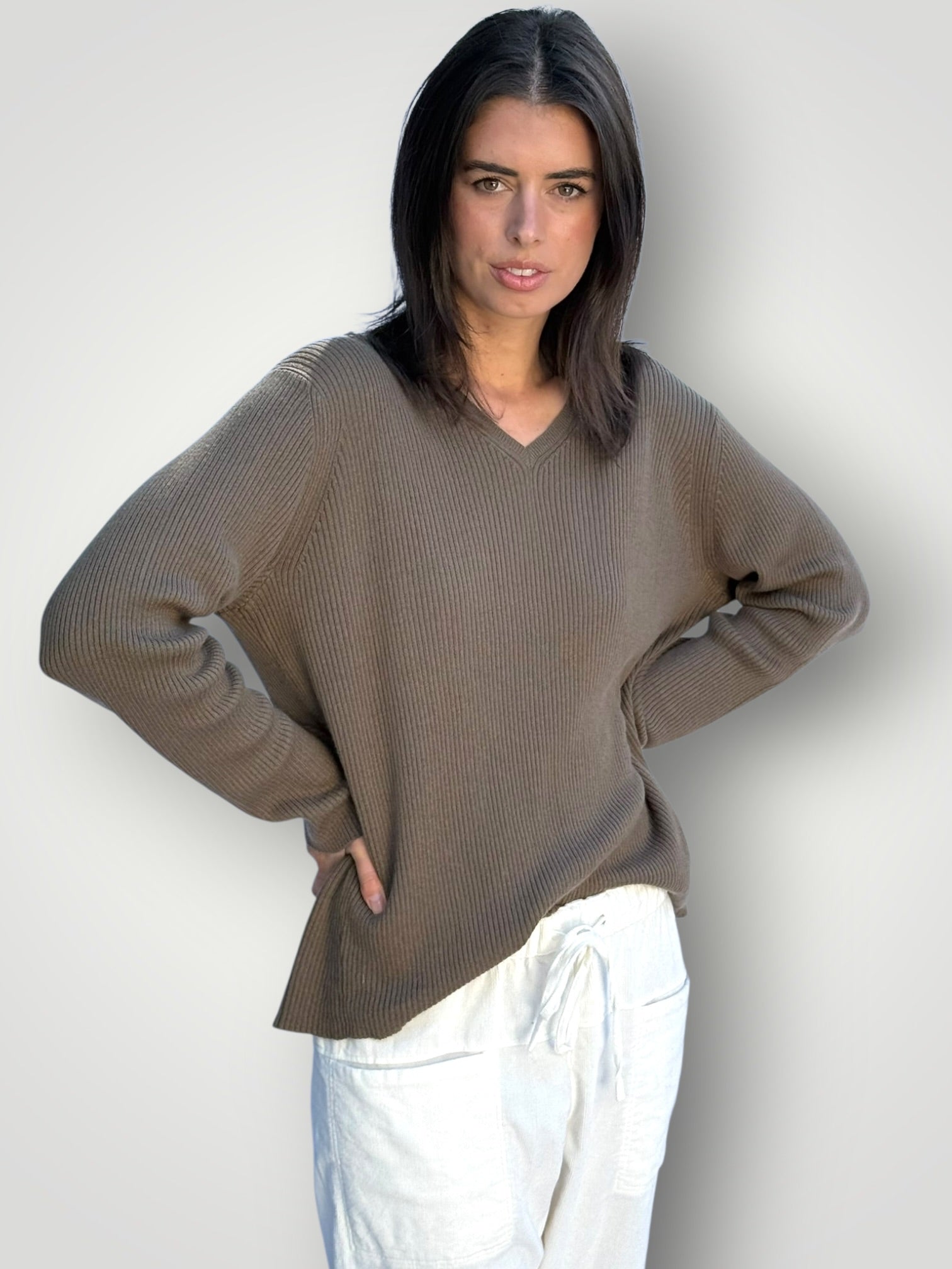 georgia v neck ribbed - walnut General