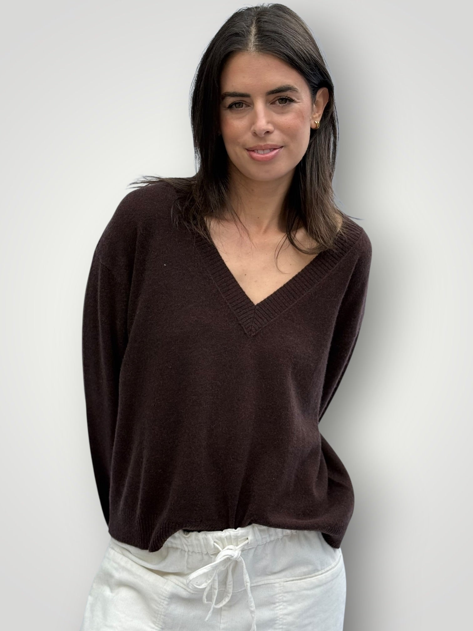 hazel cashmere v neck -chocolate General