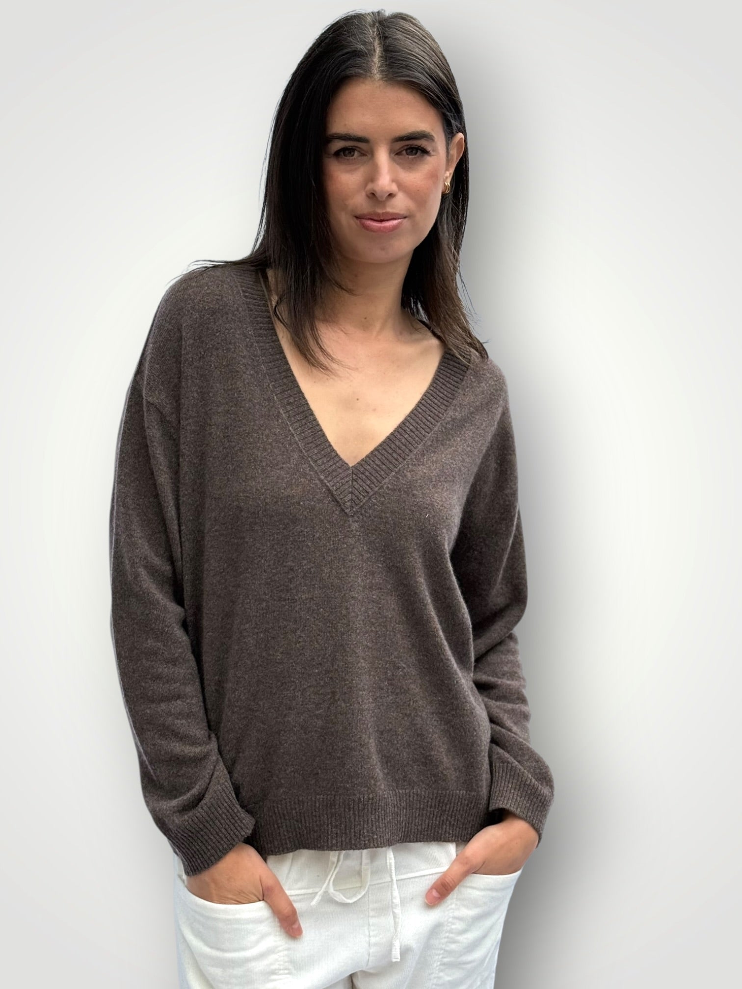 hazel cashmere v neck -bark General