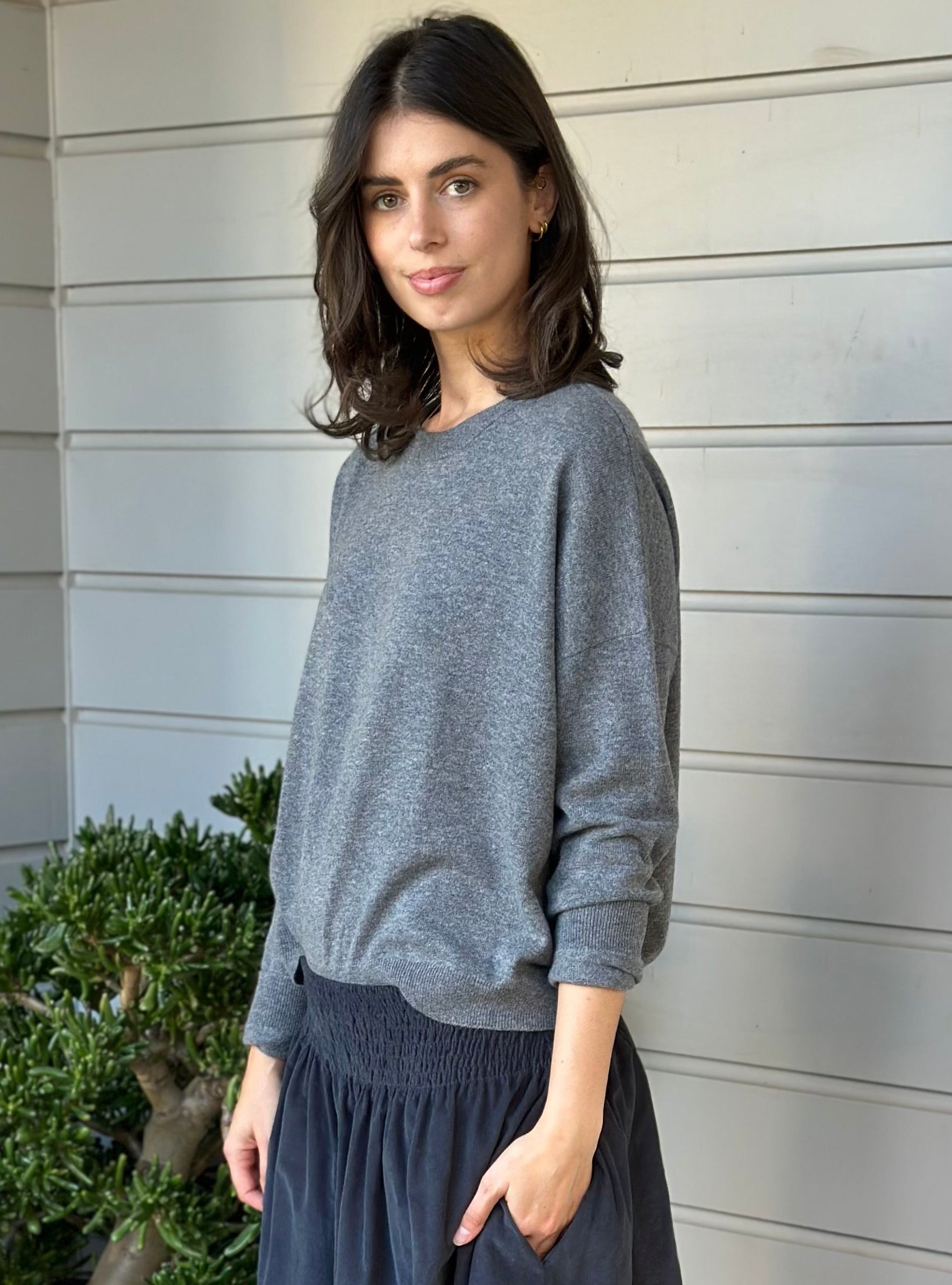 cassie crew neck-slate grey cashmere Apparel