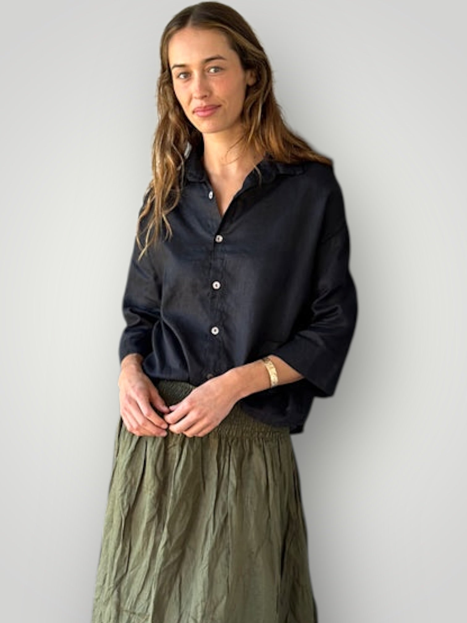 deanna shirt - black linen Apparel