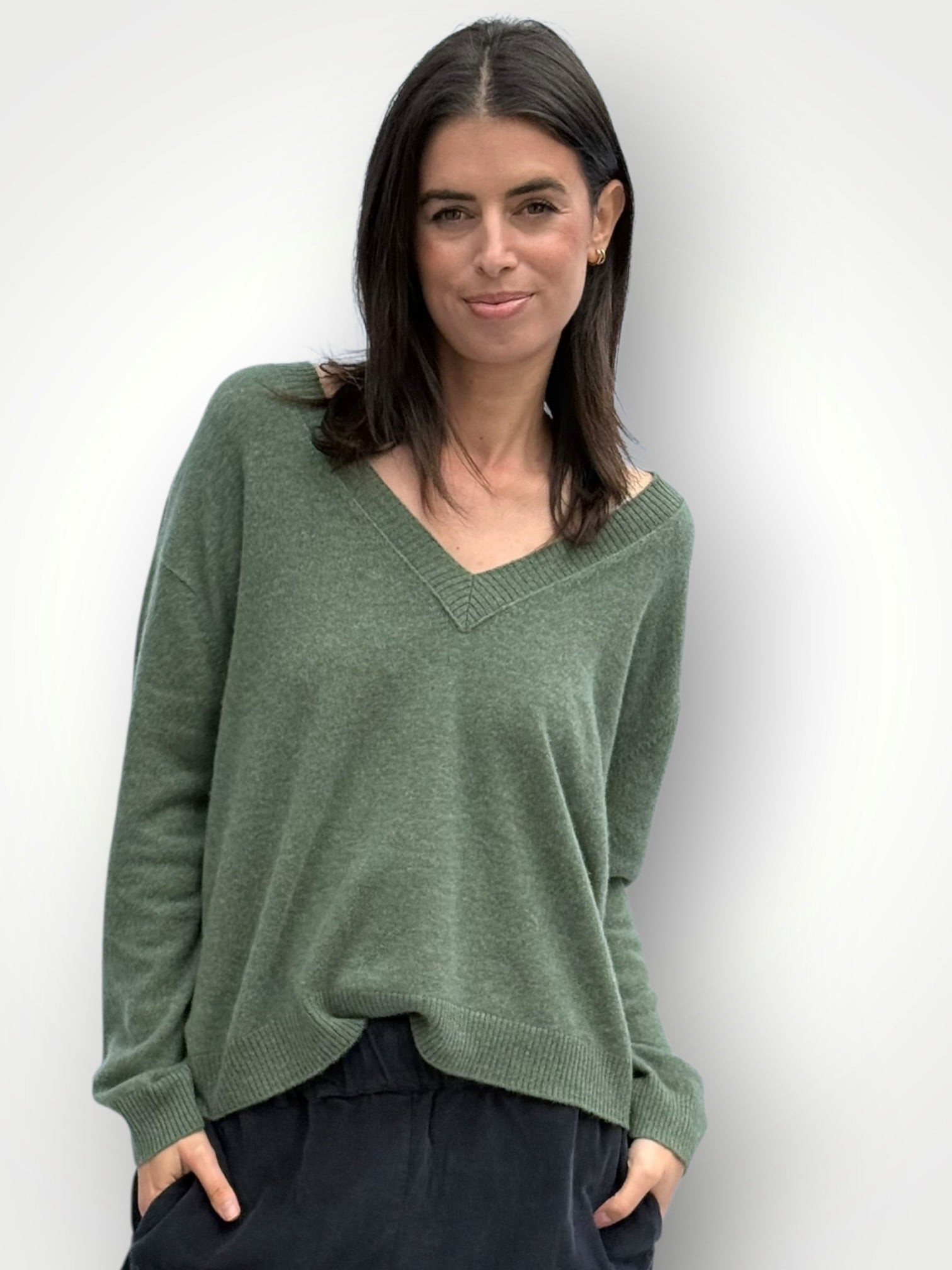 hazel cashmere v neck -chive General