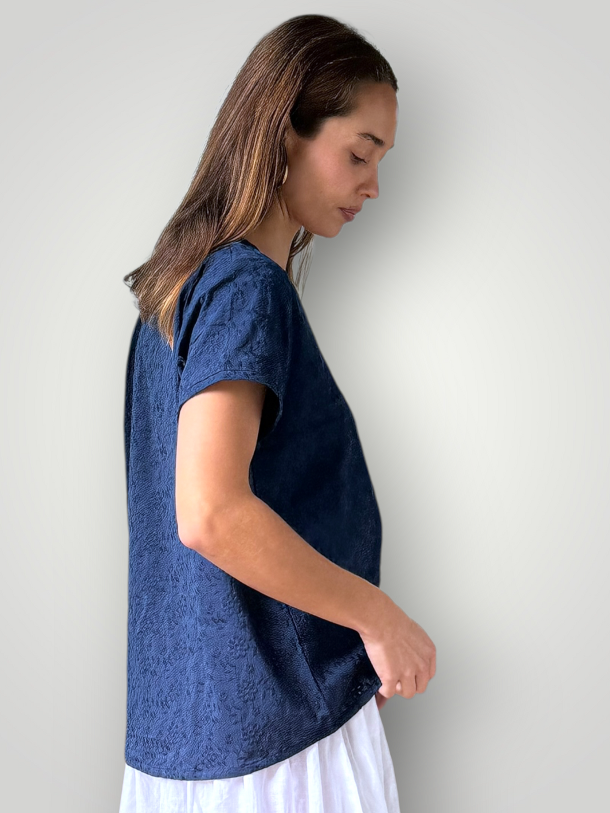 ellie v neck-navy cotton embroidery Apparel