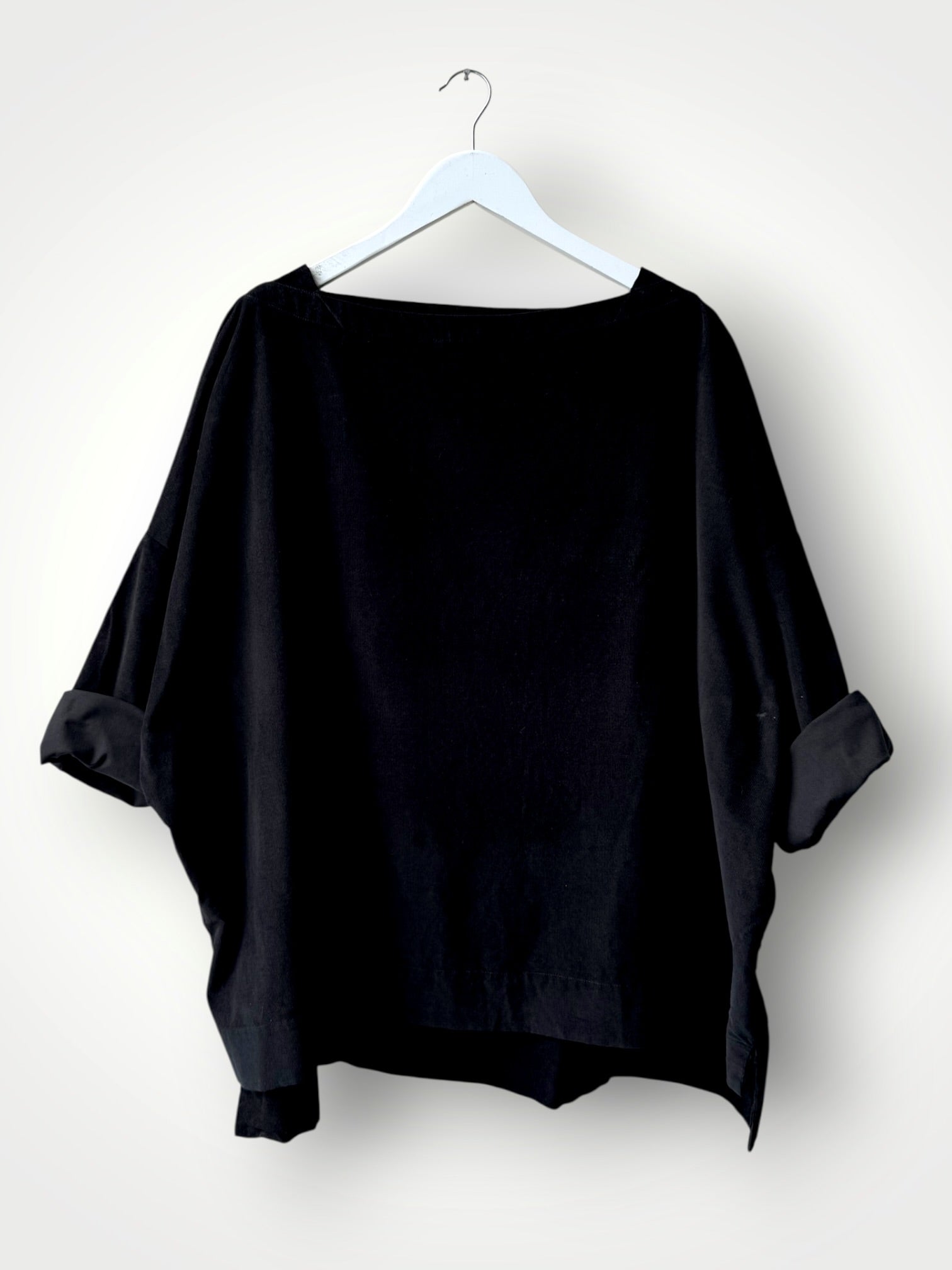 avril top -black cord Apparel