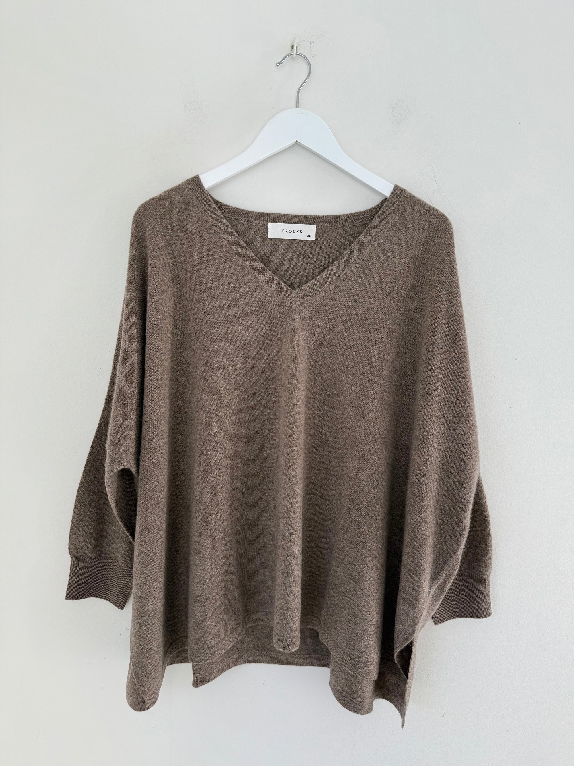 relaxed boyfriend knit- soil cashmere Apparel