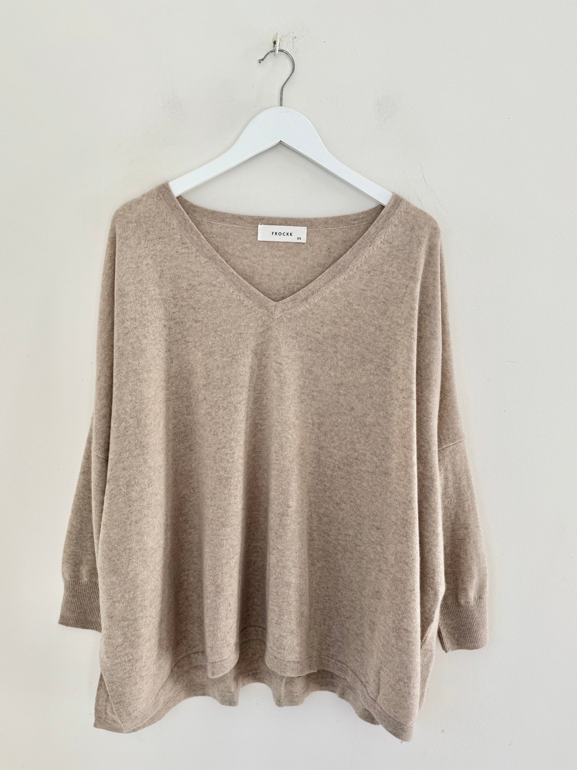 relaxed boyfriend knit- sand cashmere Apparel